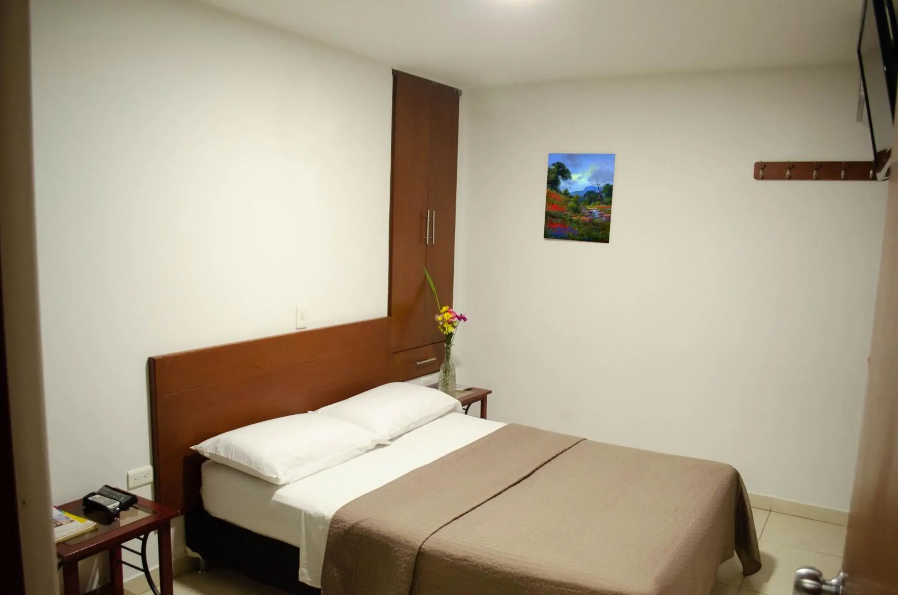 Double Room in Hotel El Faro Buga Double Room in Hotel El Faro Buga