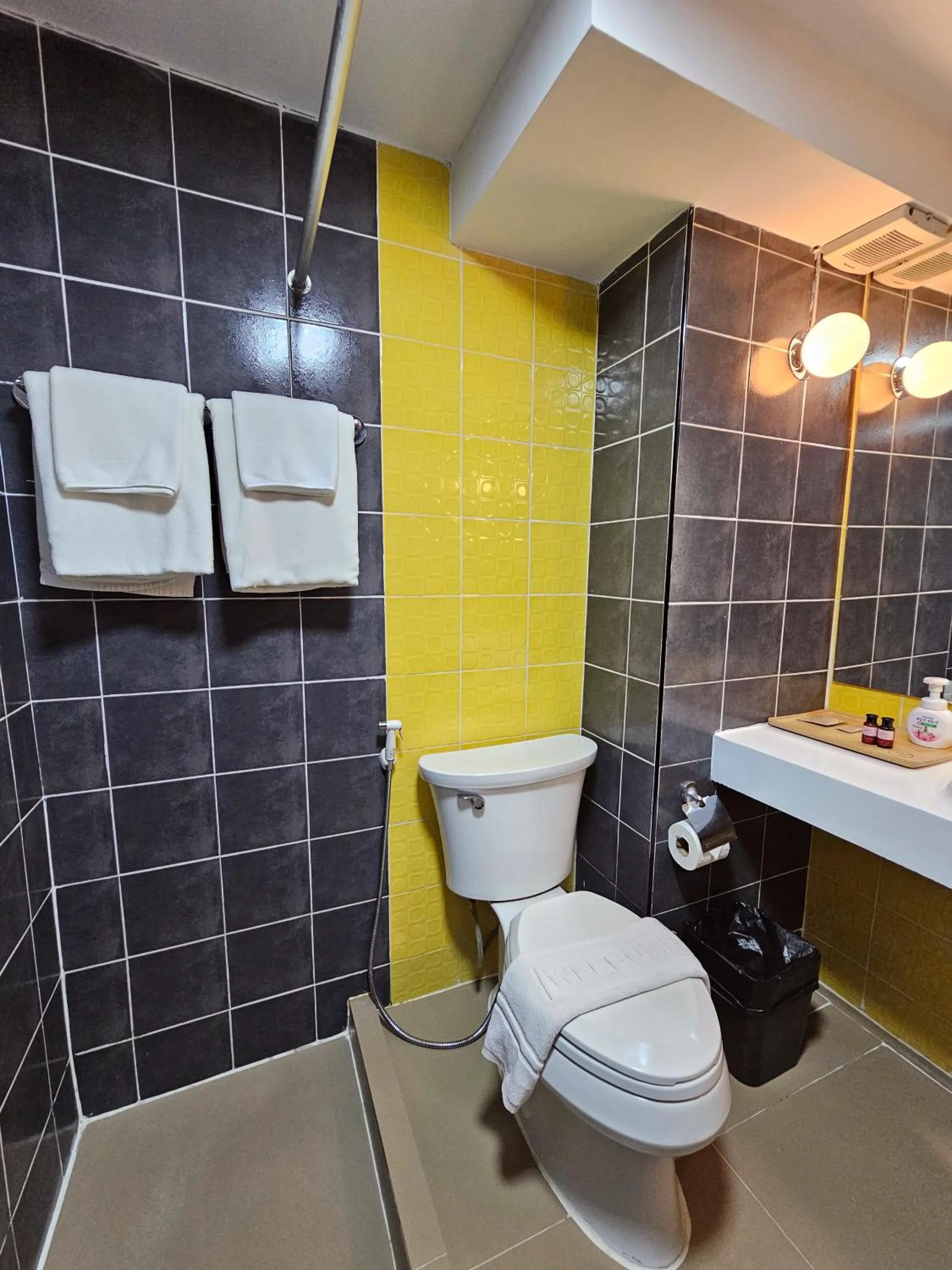 Bathroom in R1 Nimman Hotel Chiangmai