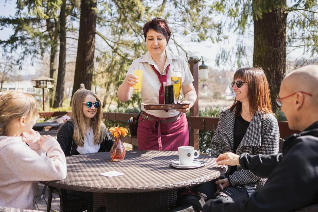 Restaurant/places to eat in WAGNERS Seehotel Schleusingen