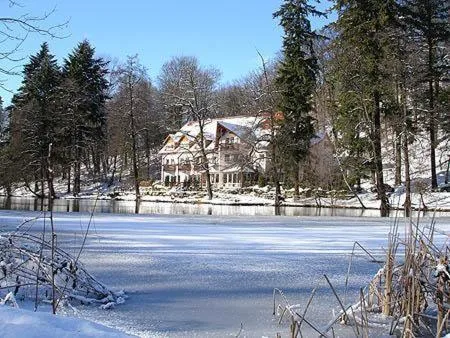 Winter in WAGNERS Seehotel Schleusingen