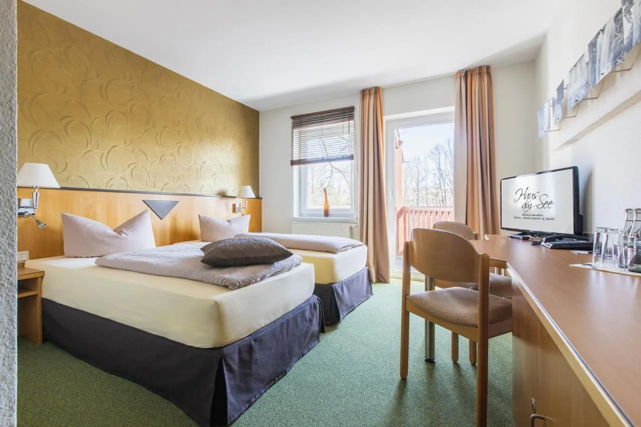 TV and multimedia, Bed in WAGNERS Seehotel Schleusingen