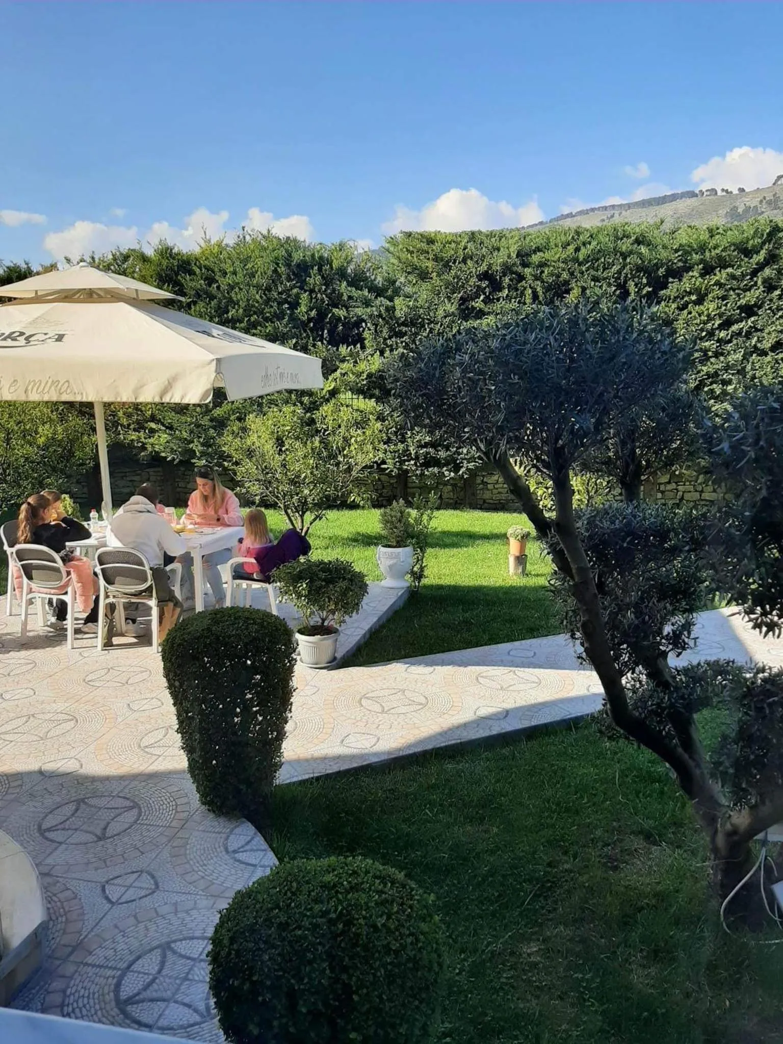 Patio in Hotel Vila Arbri