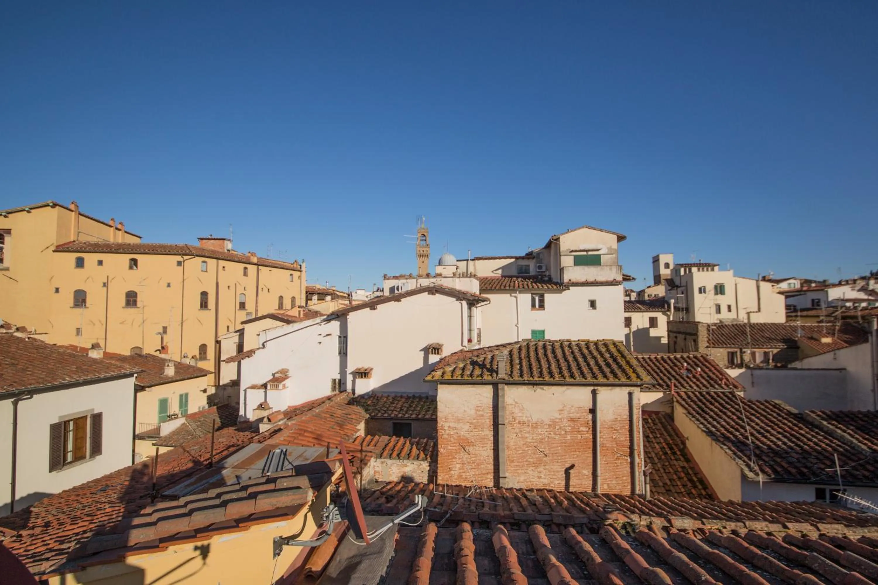 Neighbourhood in White Home by Mmega