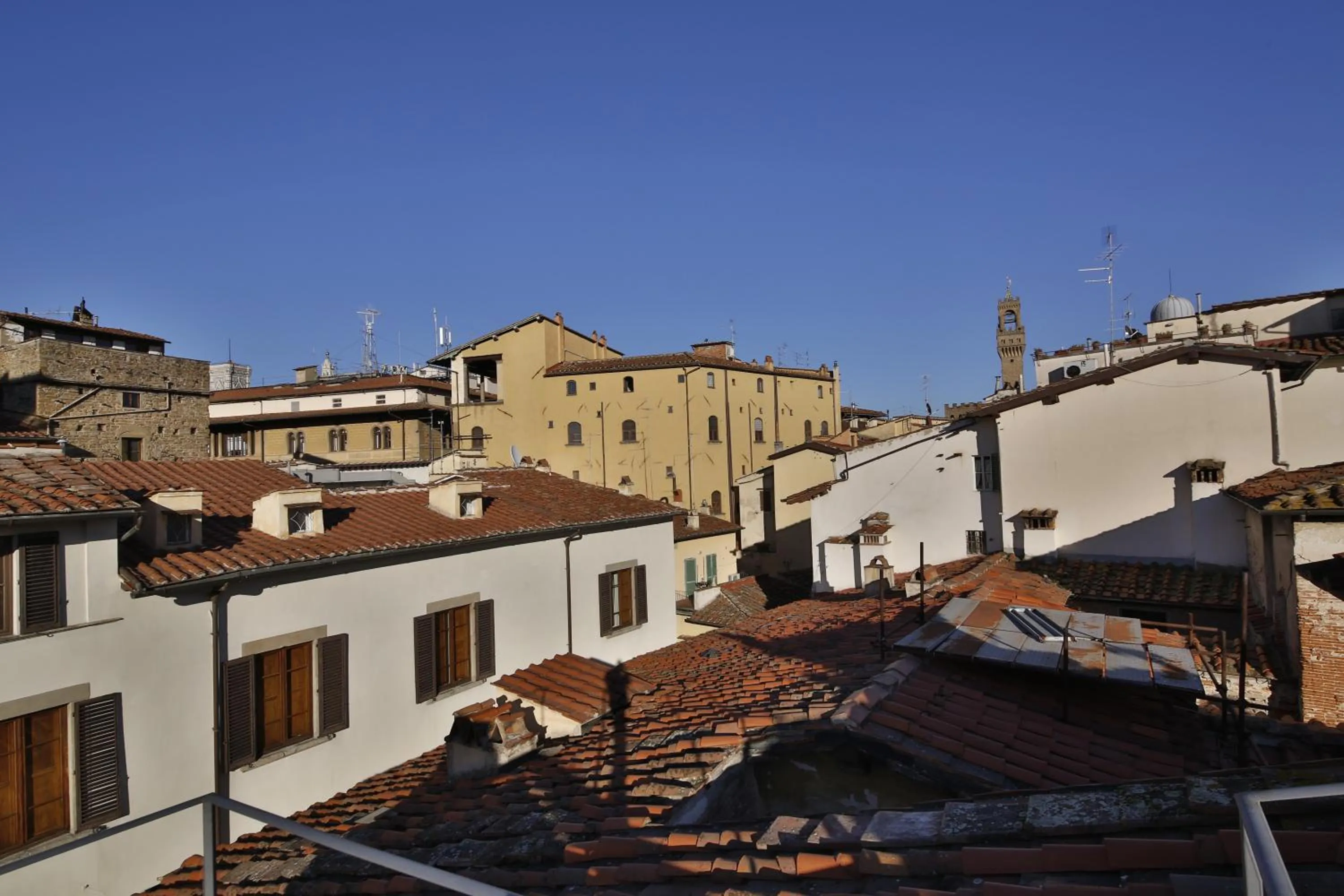 Neighbourhood in White Home by Mmega