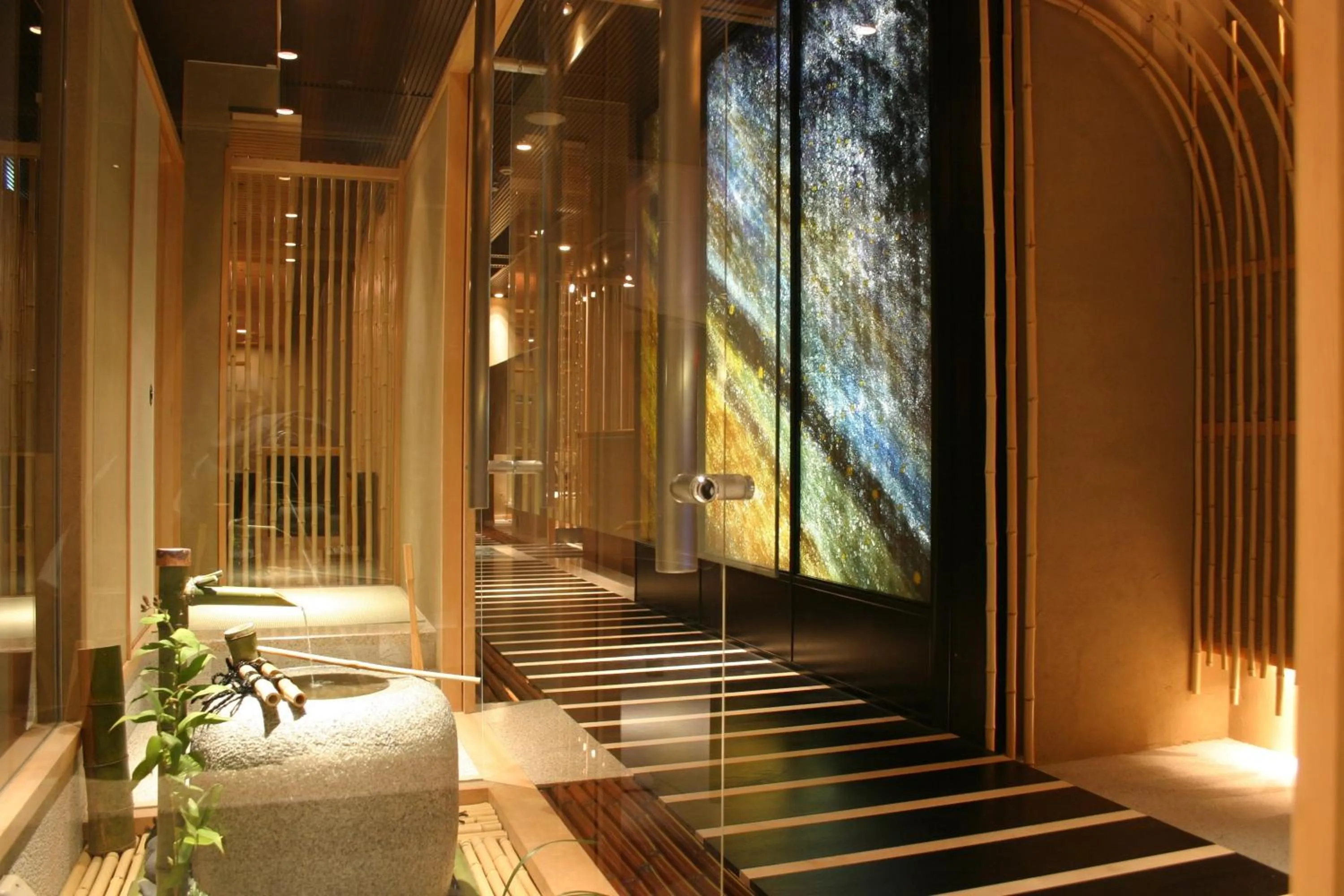 Restaurant/places to eat in Hotel Heritage