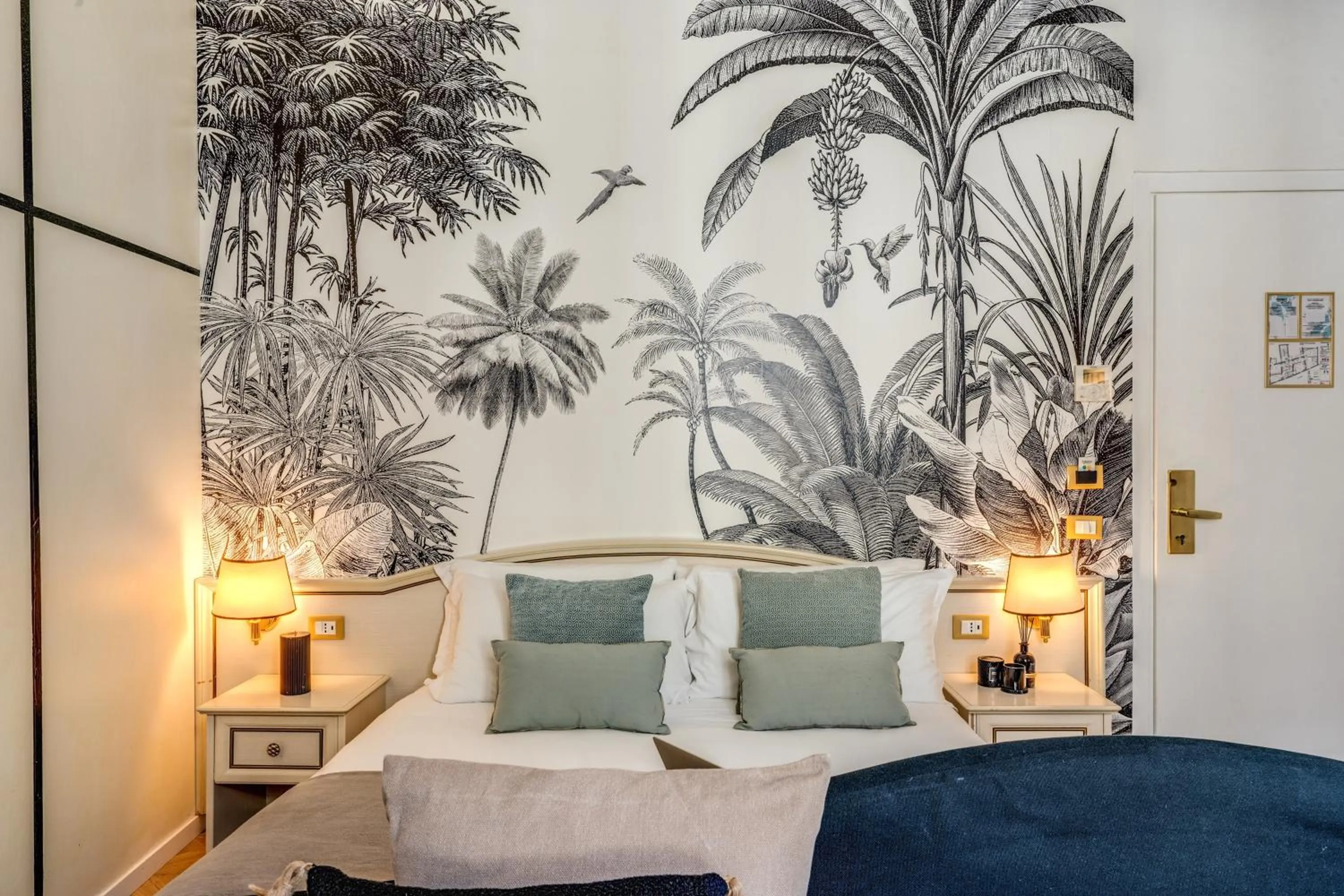 Bedroom, Bed in Baboon Room