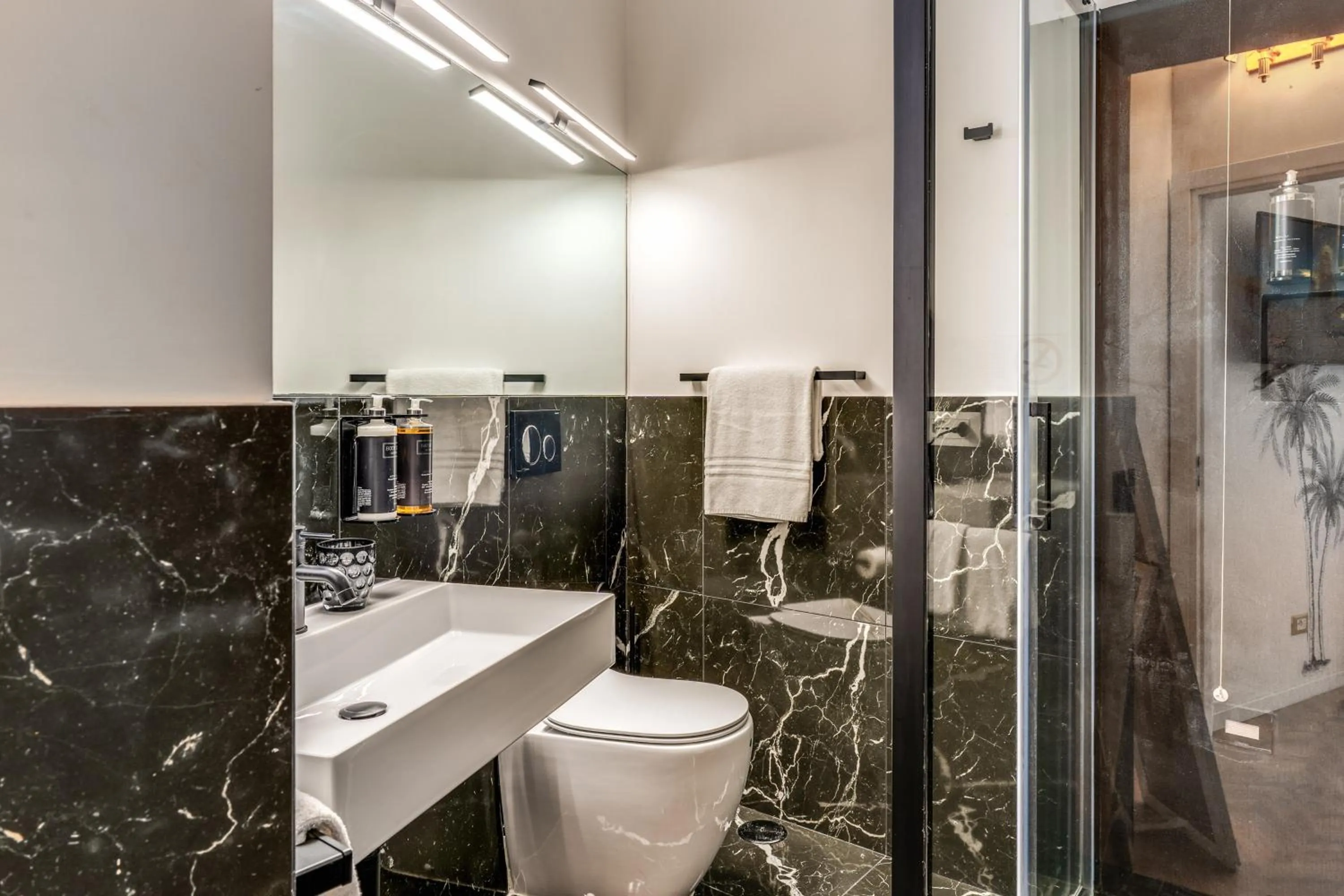 Shower in Baboon Room