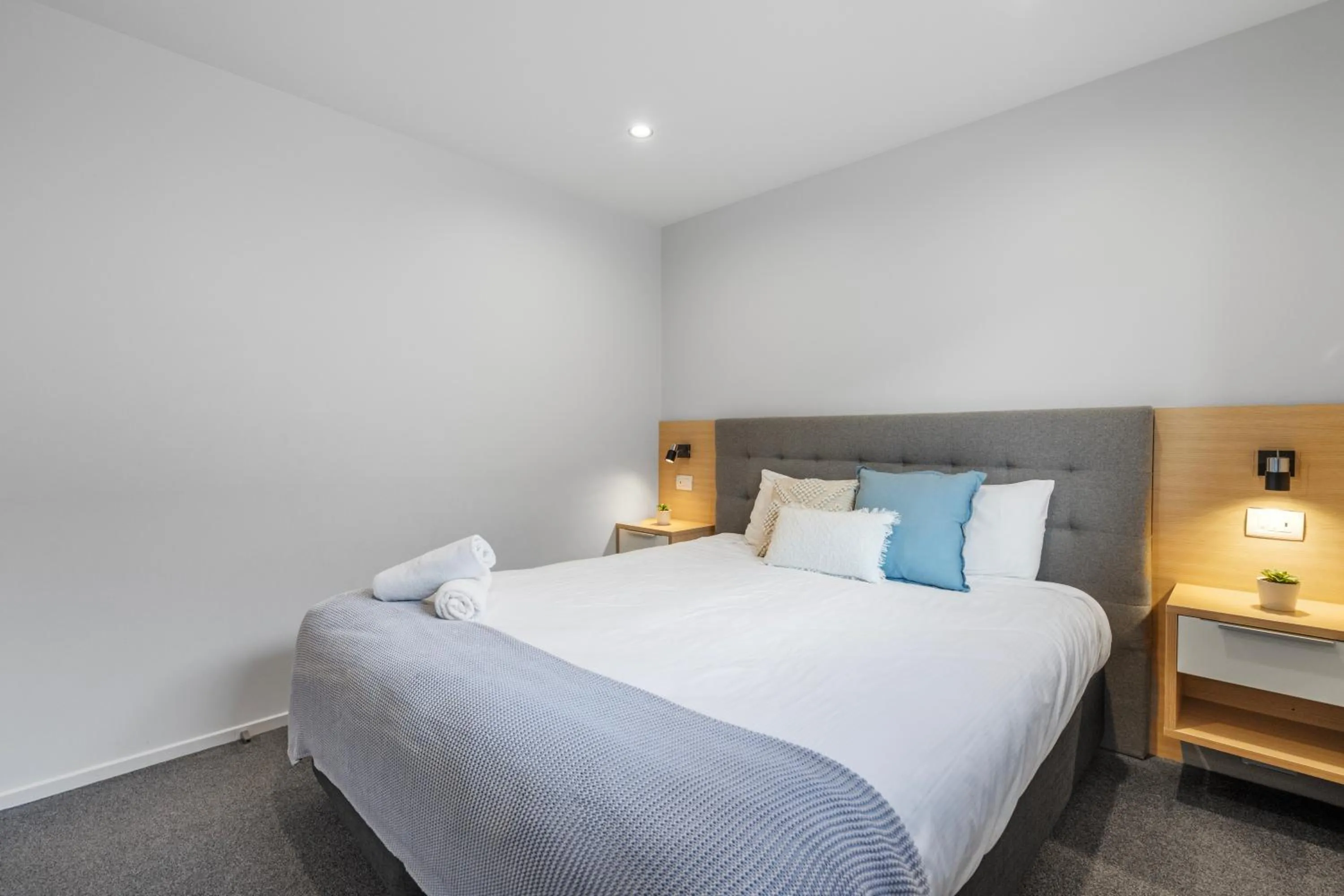 Bedroom, Bed in Tasman Holiday Parks - Te Anau