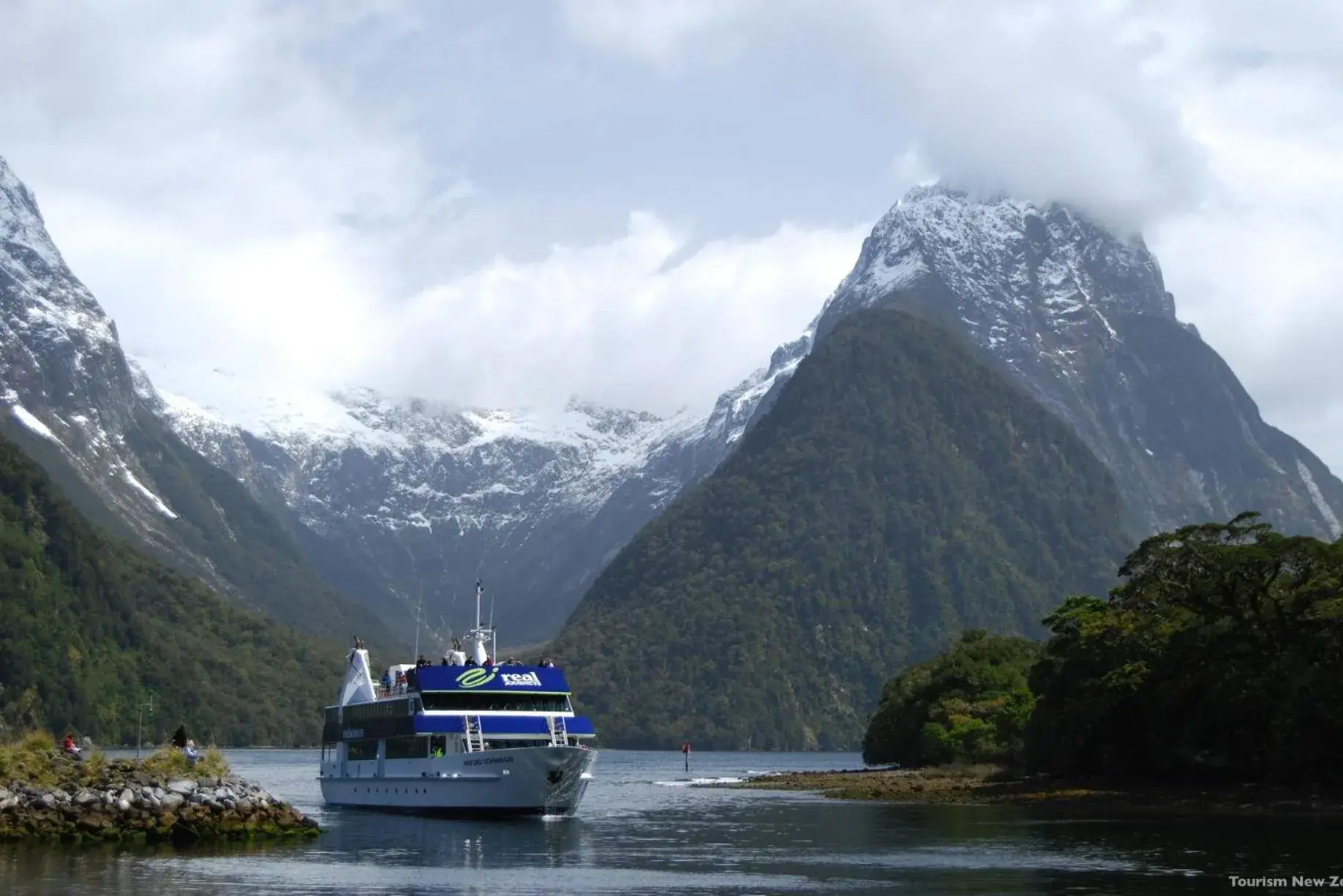 Tasman Holiday Parks - Te Anau Tasman Holiday Parks - Te Anau