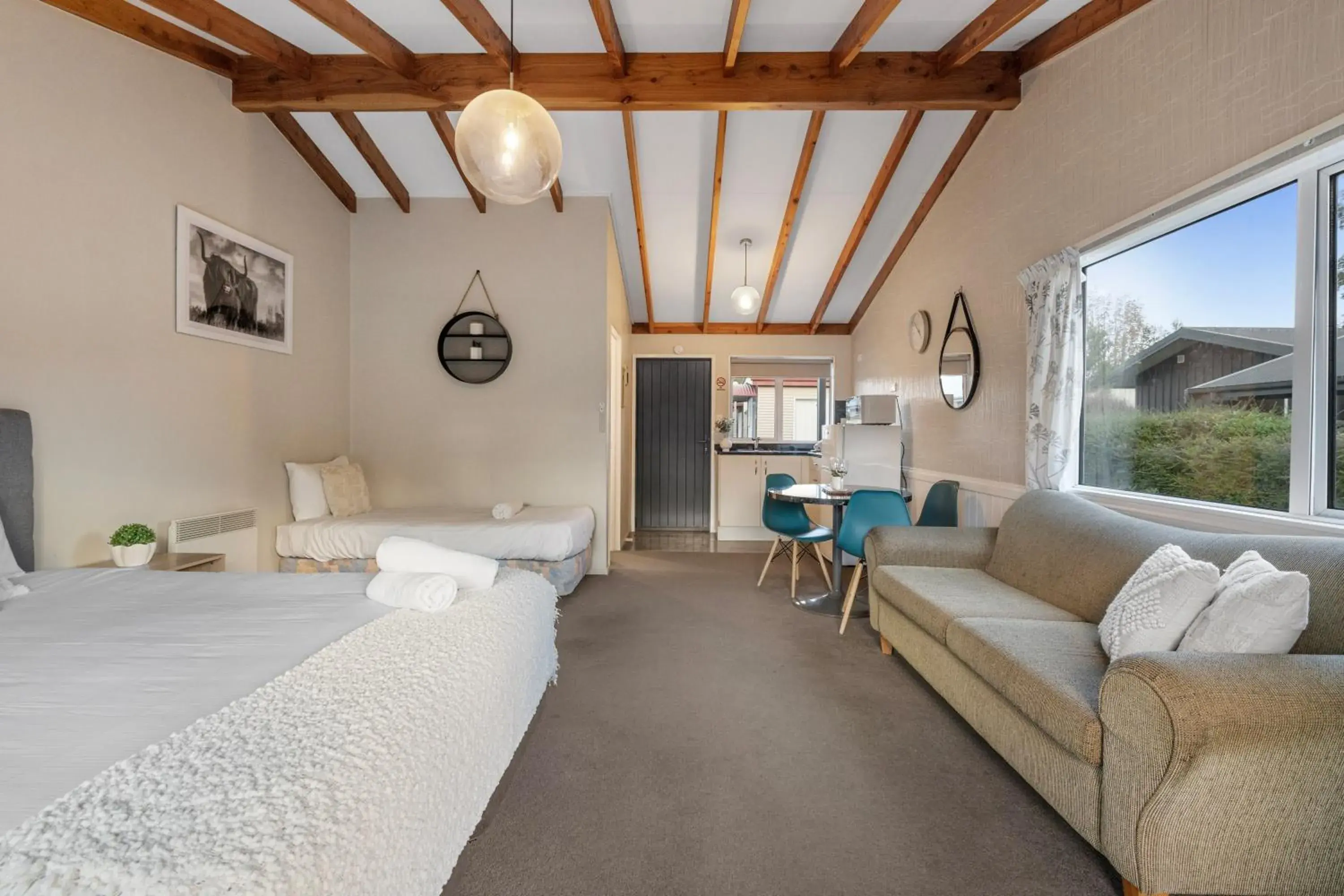 Superior King Studio in Tasman Holiday Parks - Te Anau Superior King Studio in Tasman Holiday Parks - Te Anau