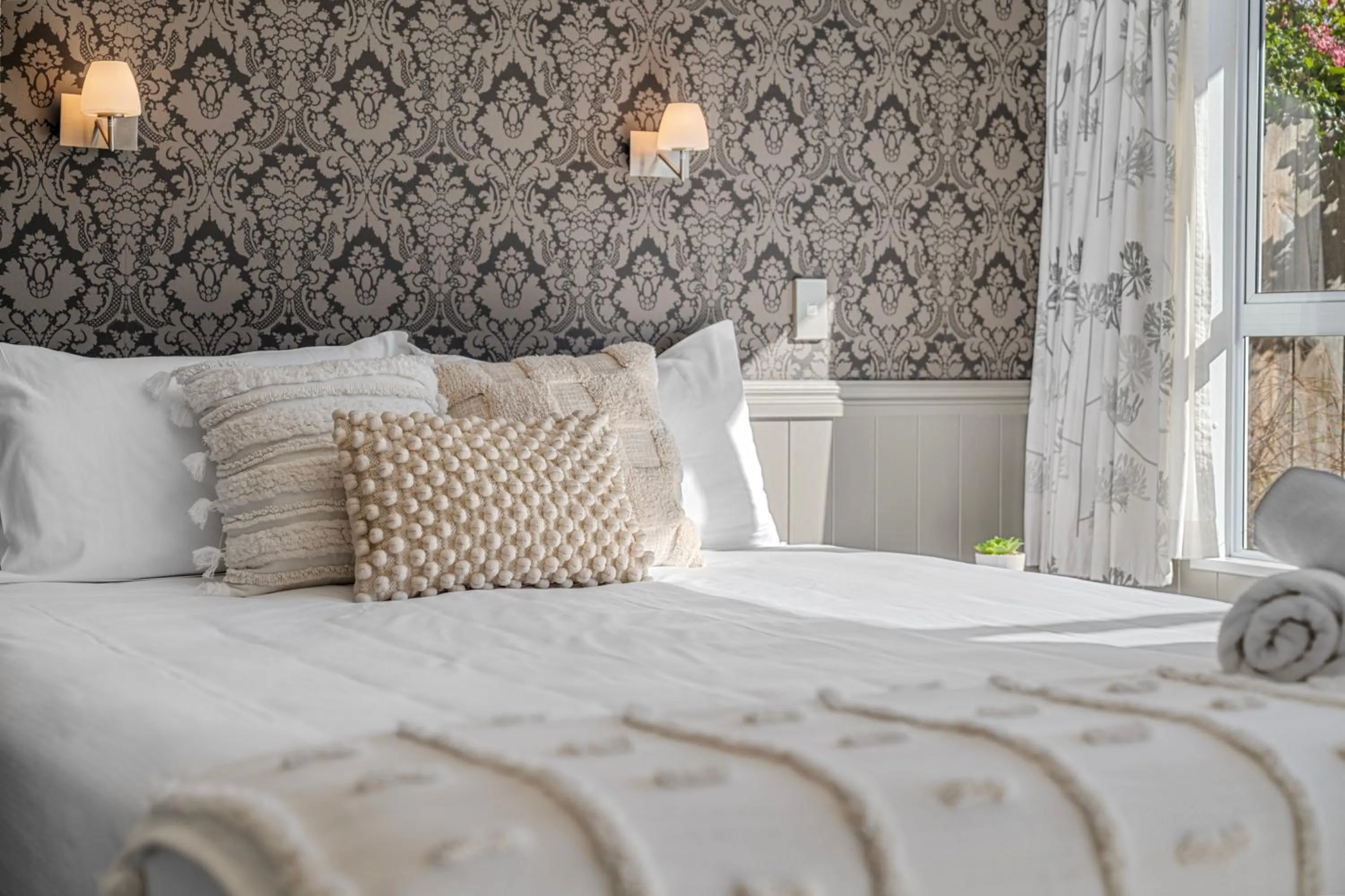 Bed in Tasman Holiday Parks - Te Anau