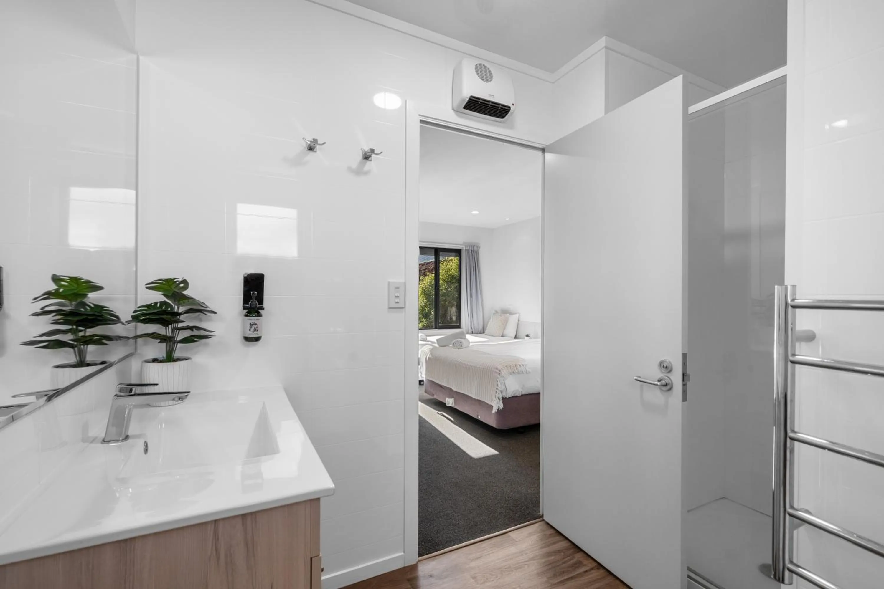 Bed in Tasman Holiday Parks - Te Anau