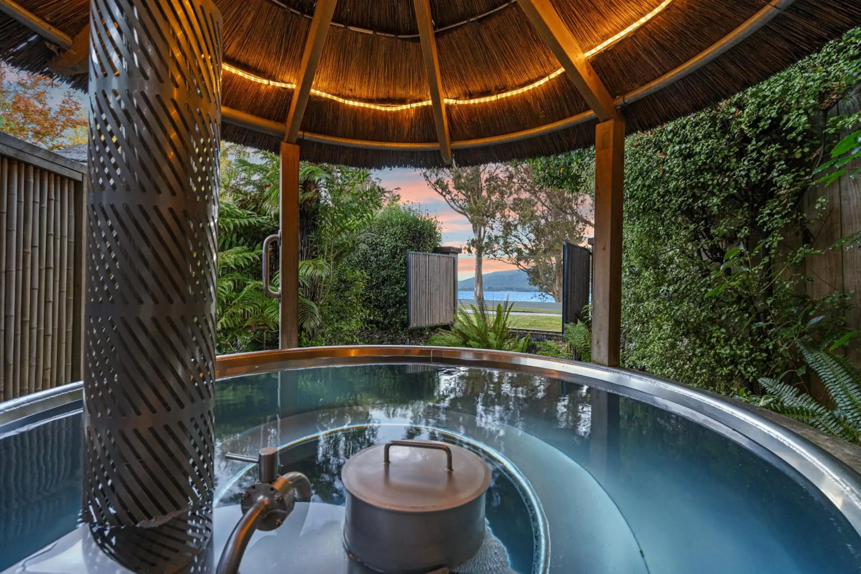 Tasman Holiday Parks - Te Anau Tasman Holiday Parks - Te Anau