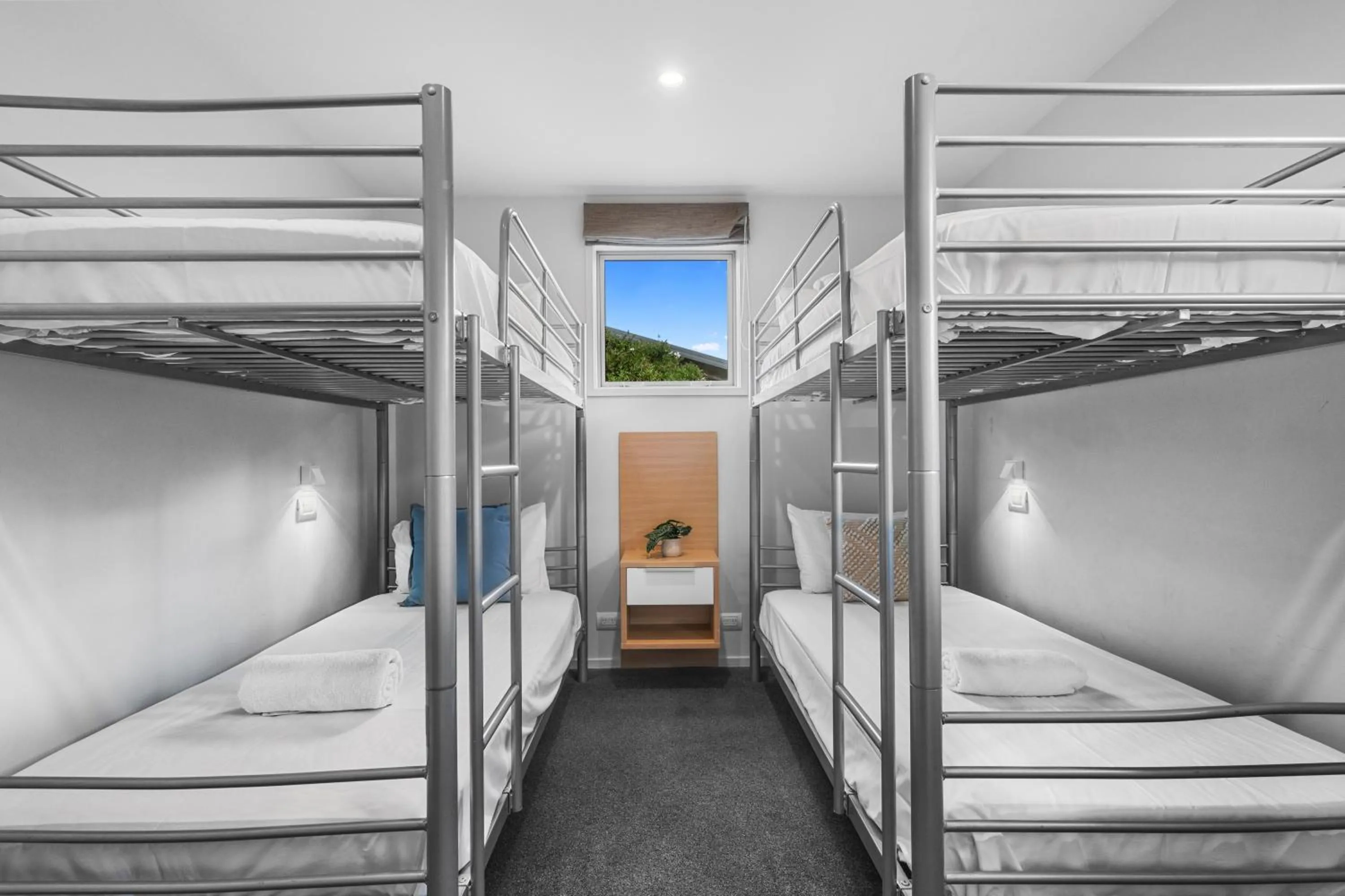 Bedroom, Bed in Tasman Holiday Parks - Te Anau