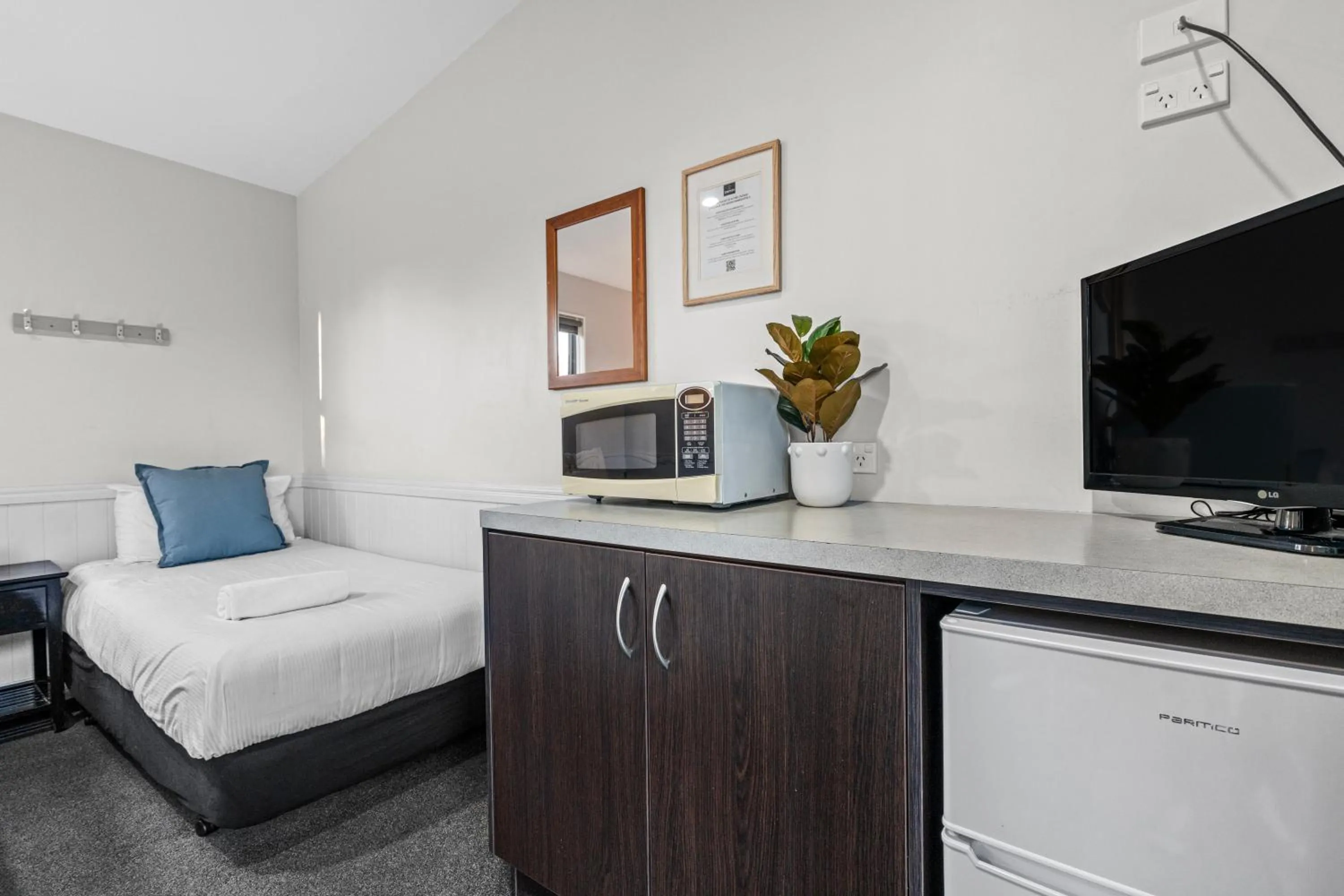 Bed in Tasman Holiday Parks - Te Anau