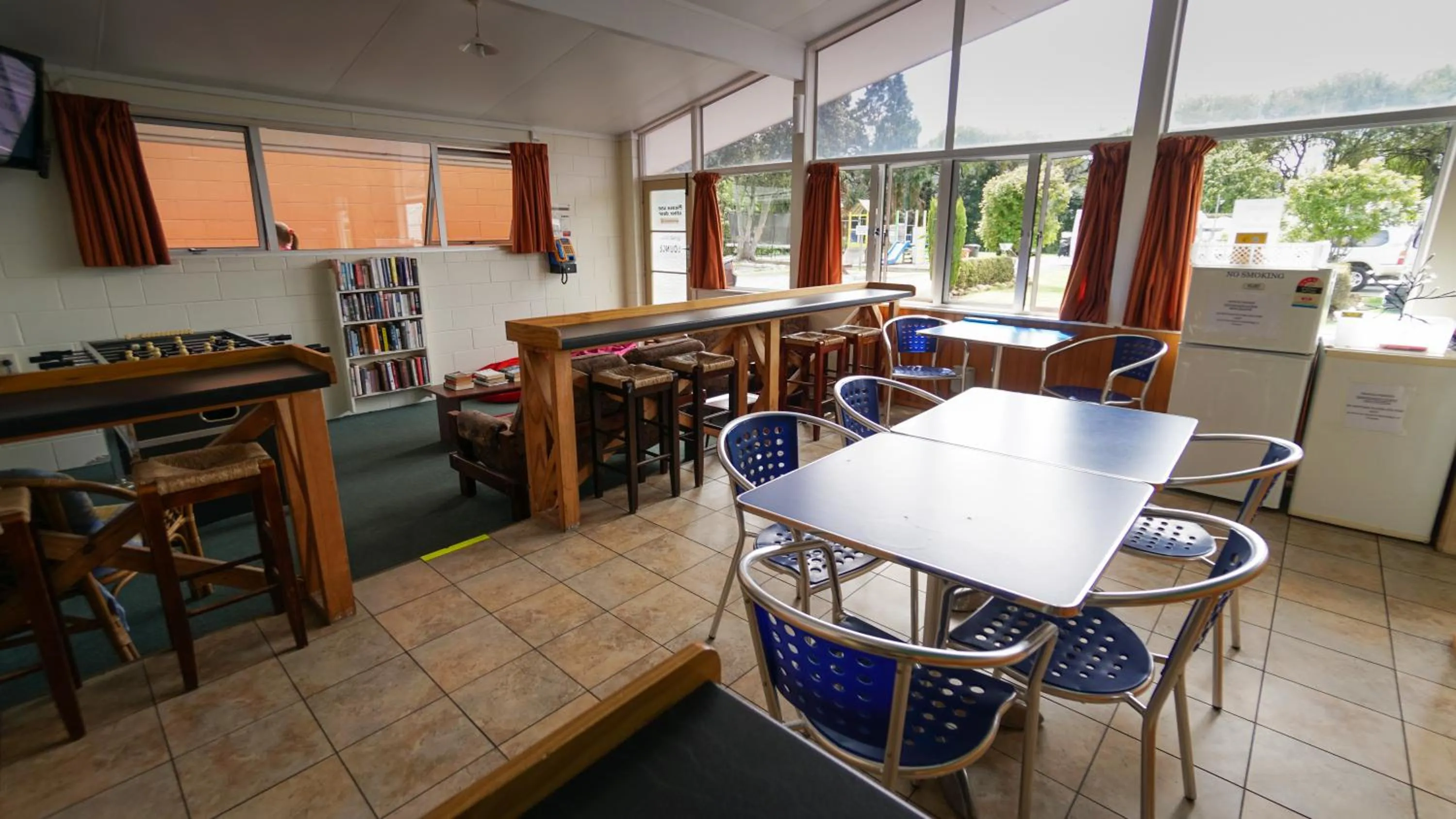 Communal lounge/ TV room in Whangarei Central Holiday Park