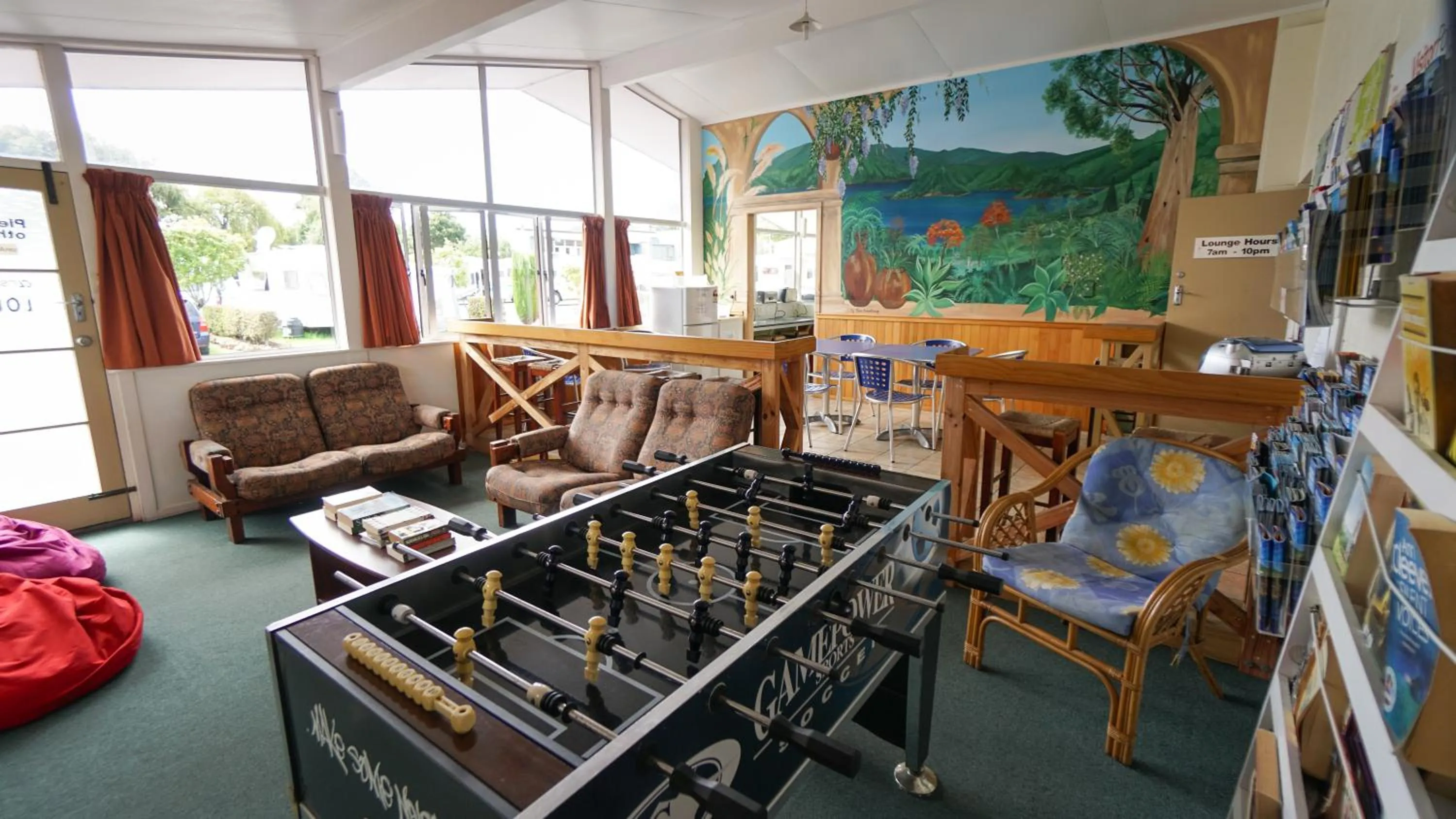 Communal lounge/ TV room in Whangarei Central Holiday Park