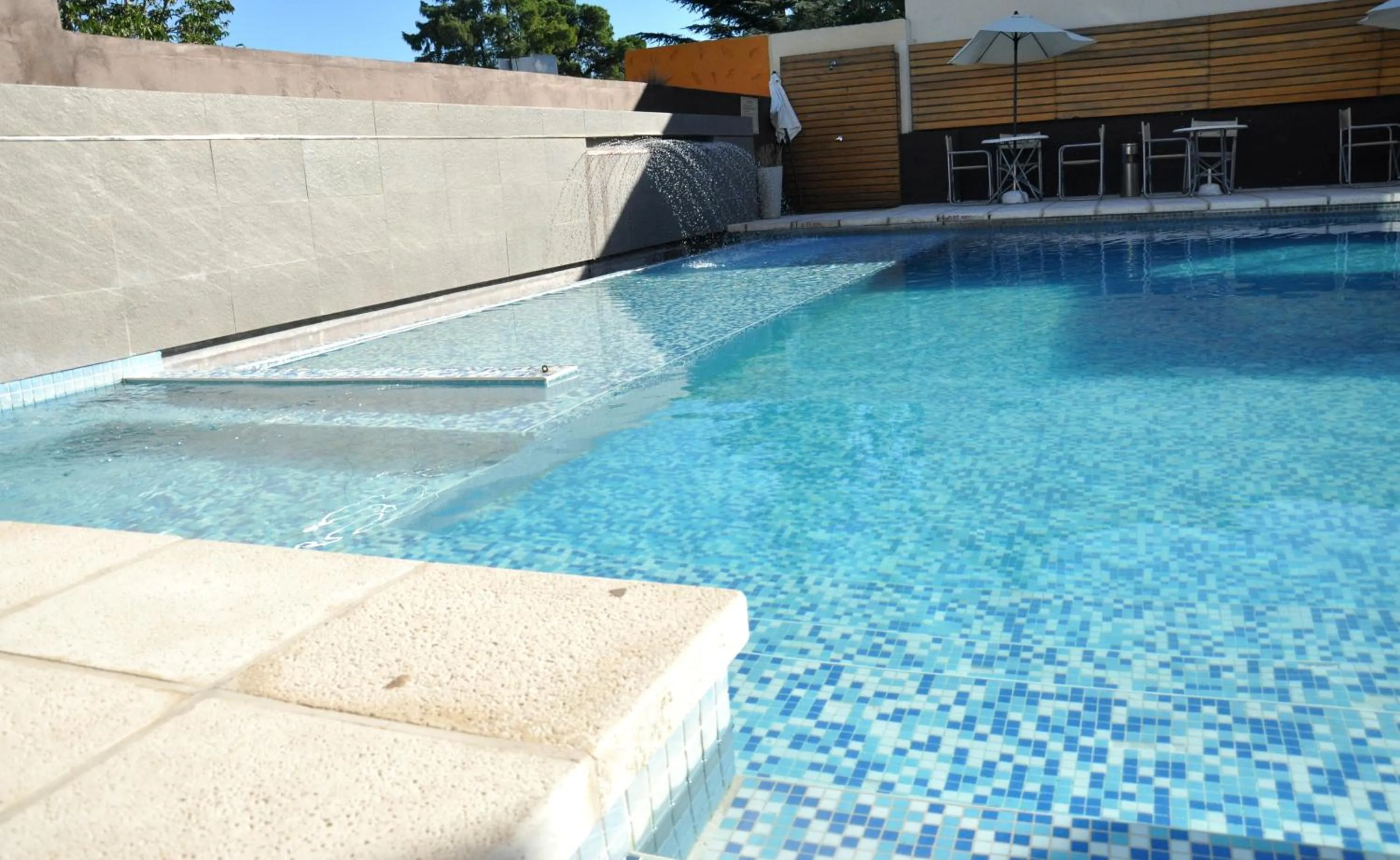 Swimming pool in Piazza Hotel
