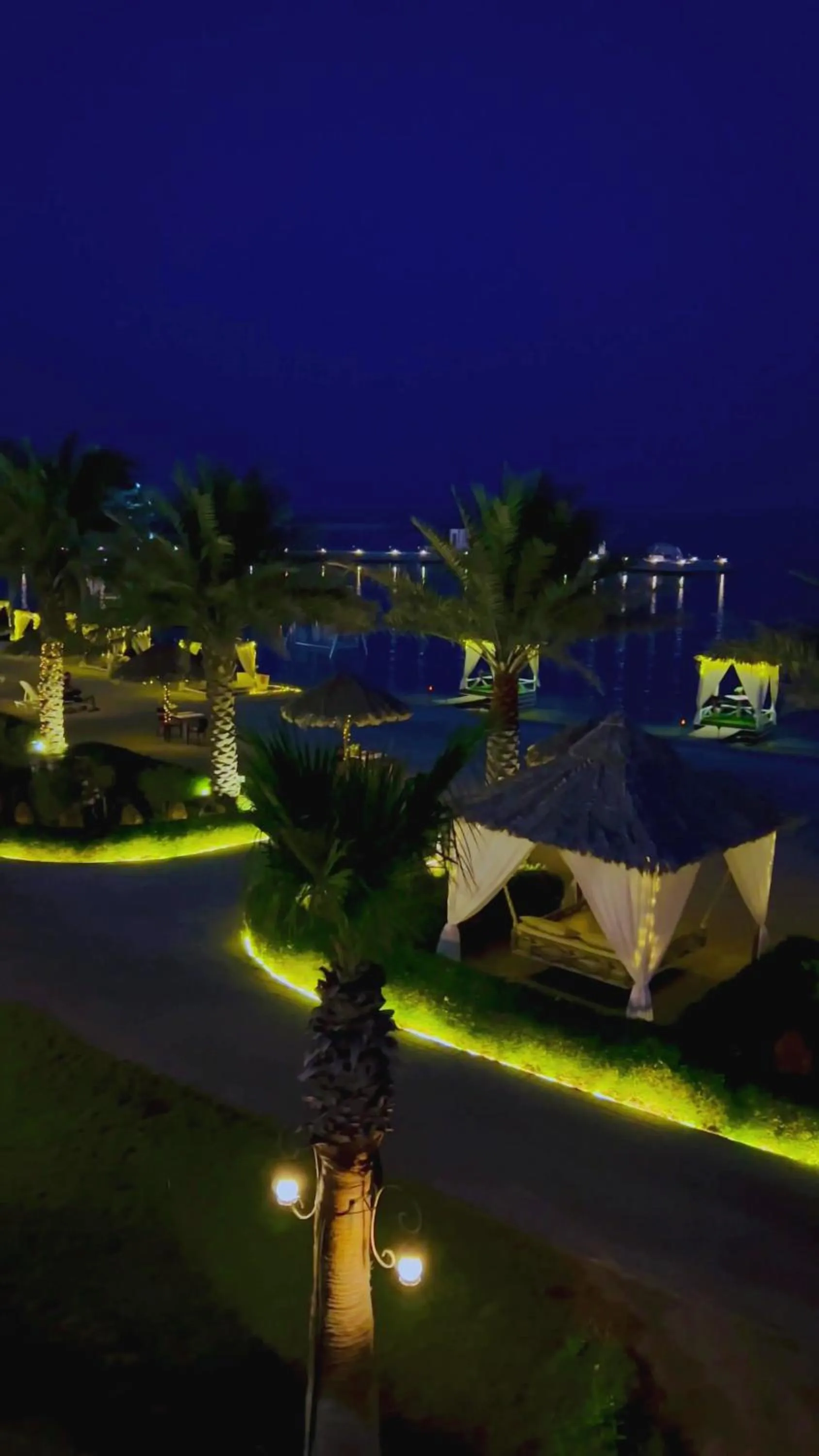 Beach in Jaw Resort & Spa