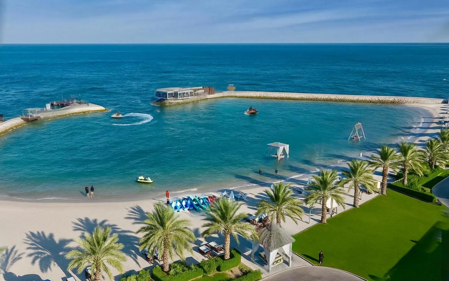 Beach in Jaw Resort & Spa