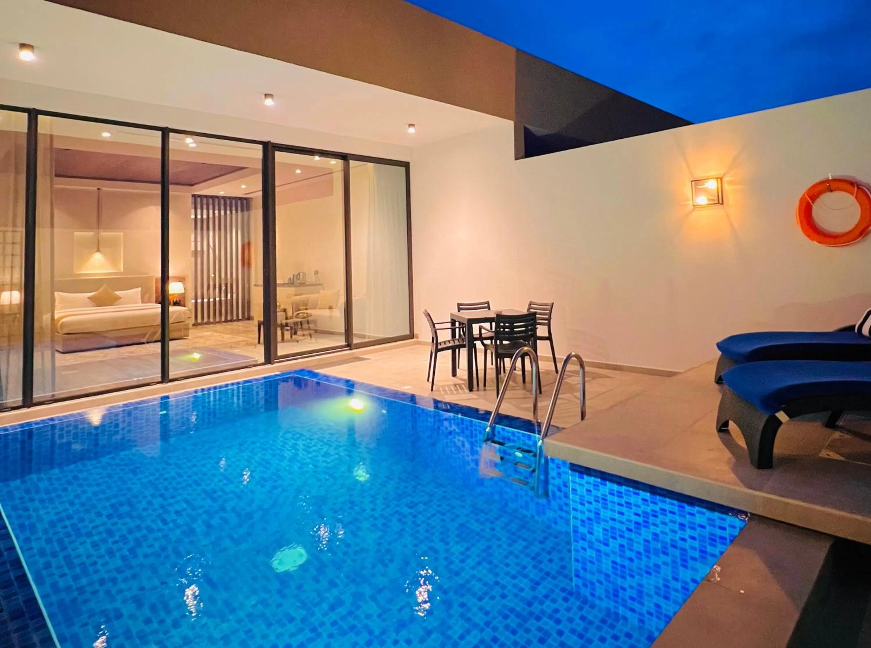 Swimming pool in Jaw Resort & Spa