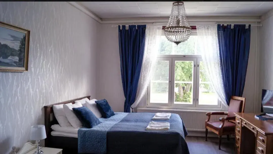 Family Room with Shared Bathroom in Kartanomajoitus Sofia & Angelique Family Room with Shared Bathroom in Kartanomajoitus Sofia & Angelique