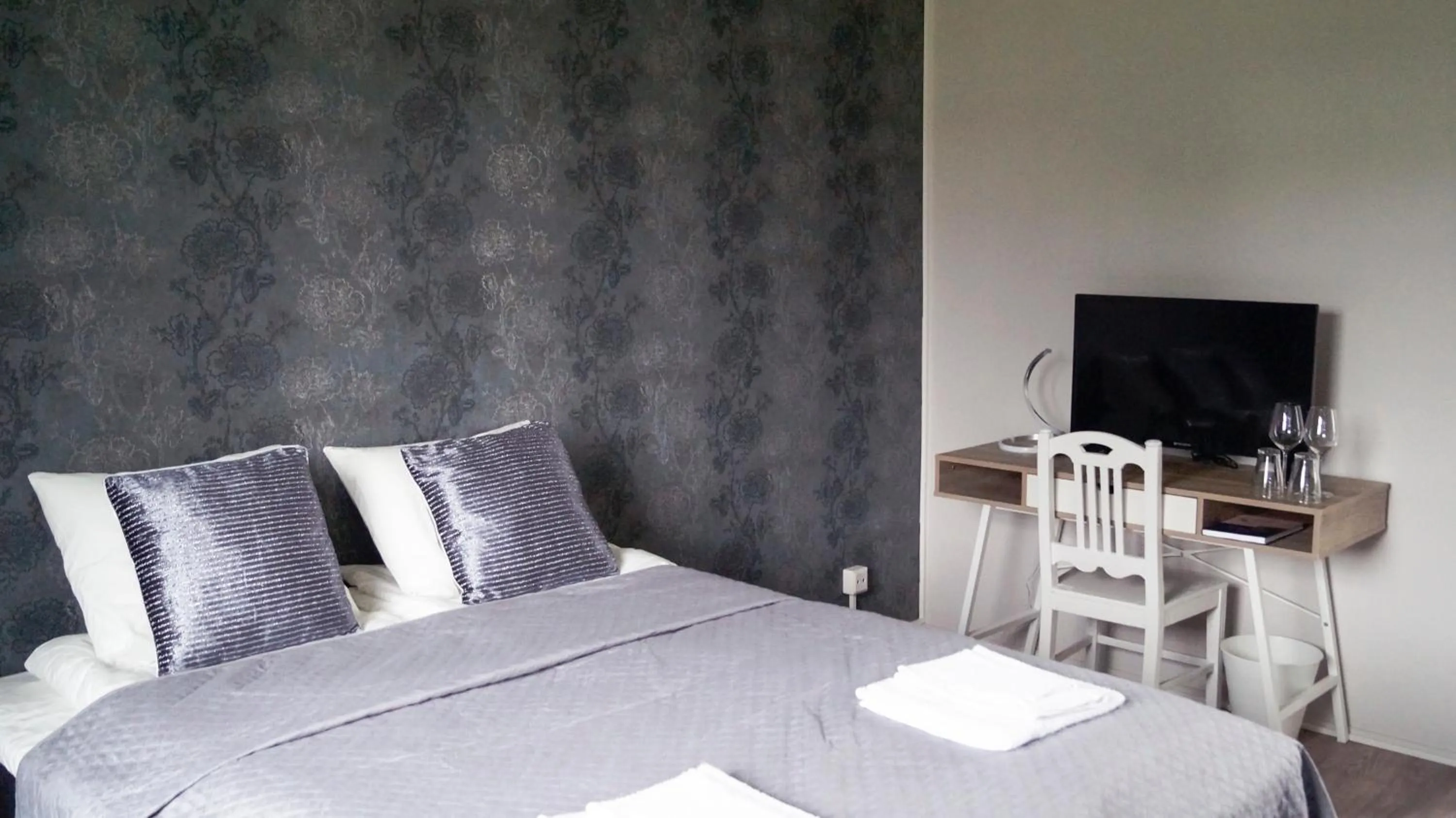 Photo of the whole room, Bed in Kartanomajoitus Sofia & Angelique