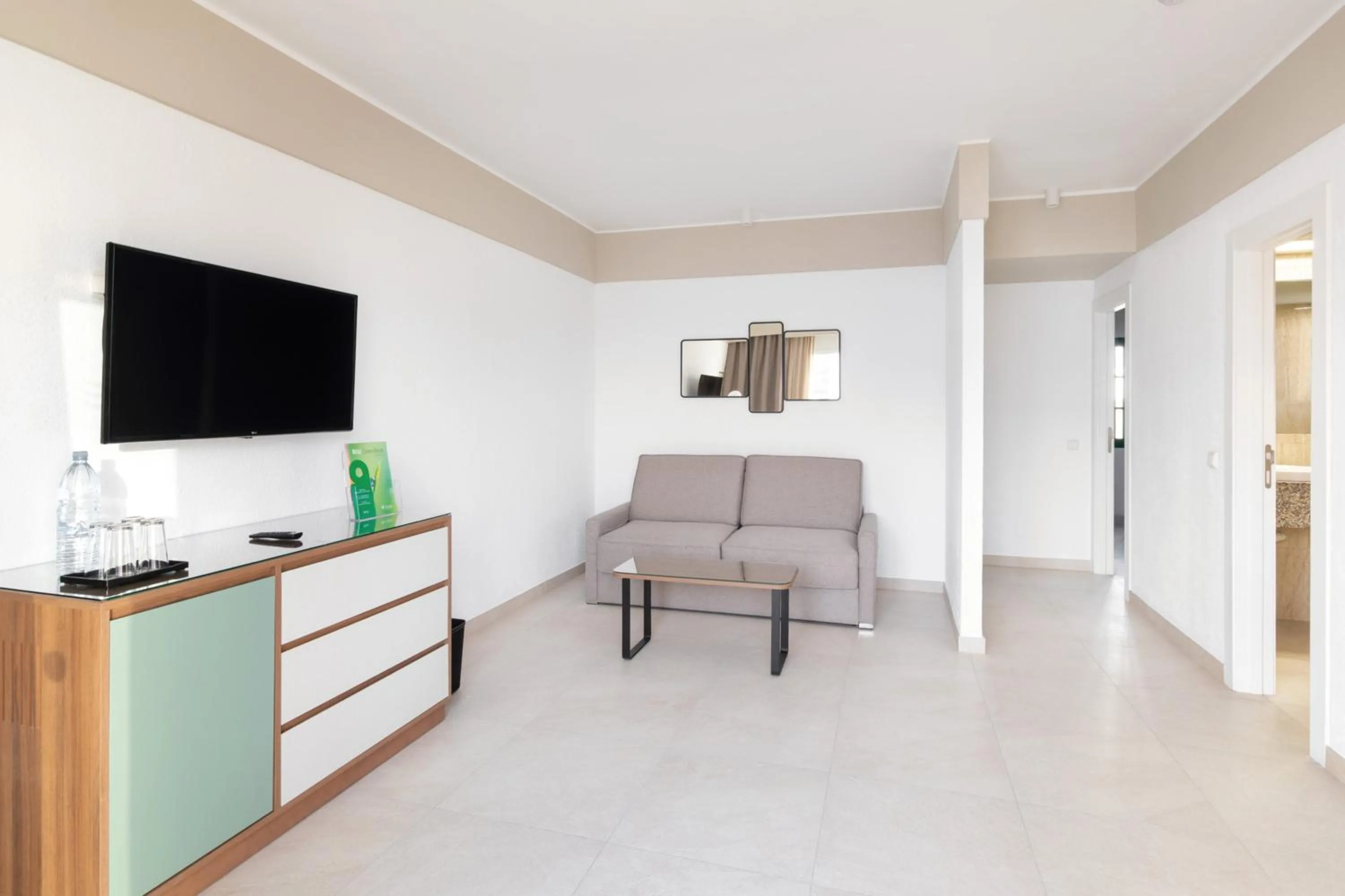 TV and multimedia in Hotel Riu Paraiso Lanzarote - All Inclusive