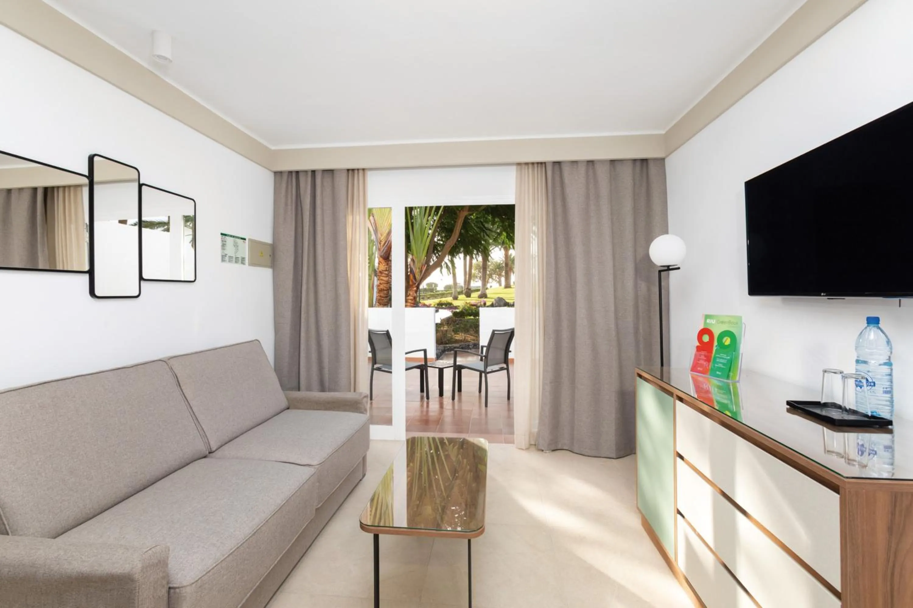 TV and multimedia in Hotel Riu Paraiso Lanzarote - All Inclusive