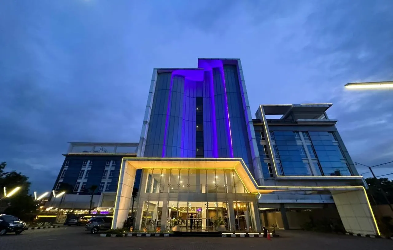 Property building in Yasmin Hotel Karawaci