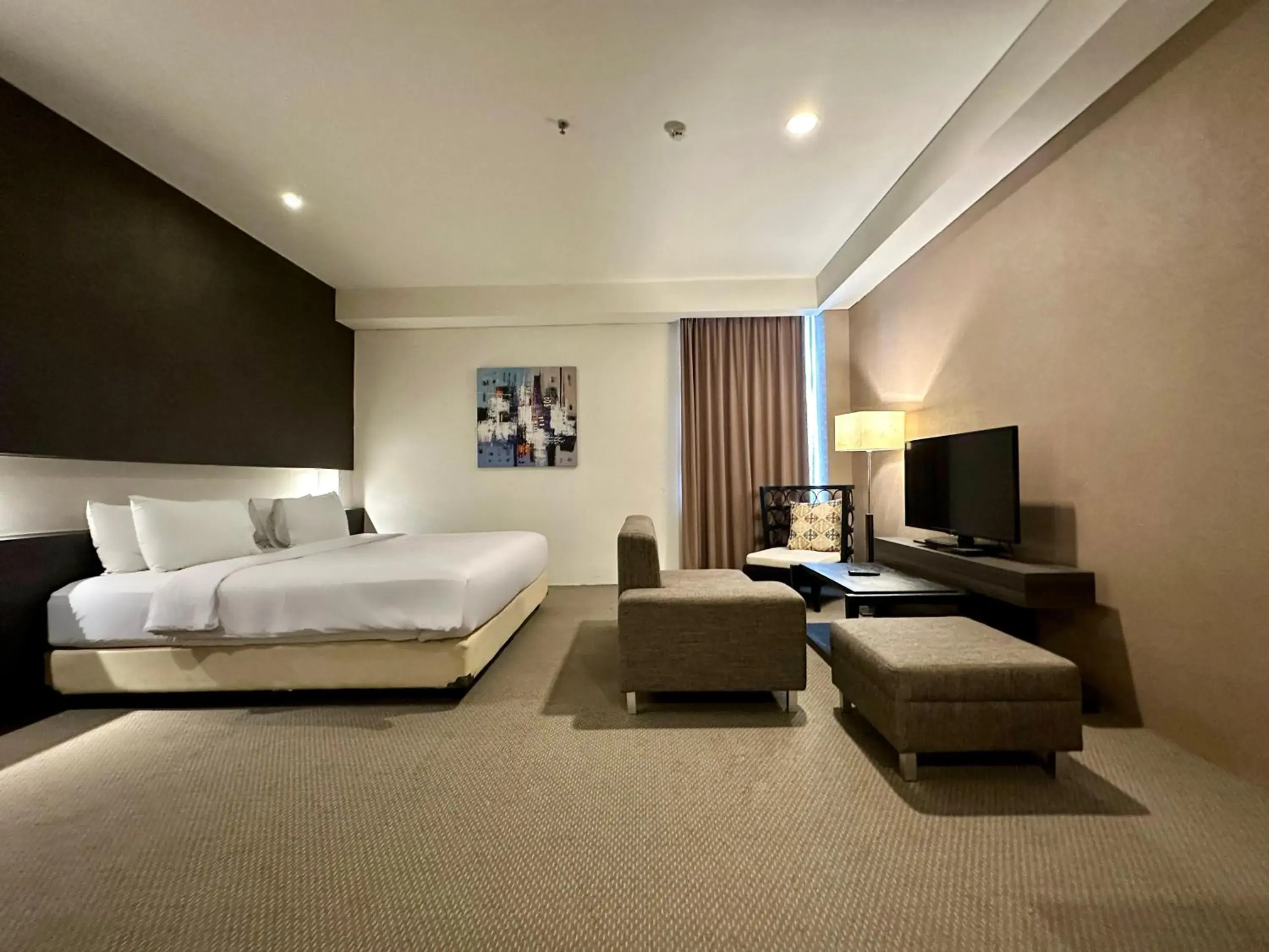 Deluxe Double or Twin Room in Yasmin Hotel Karawaci Deluxe Double or Twin Room in Yasmin Hotel Karawaci