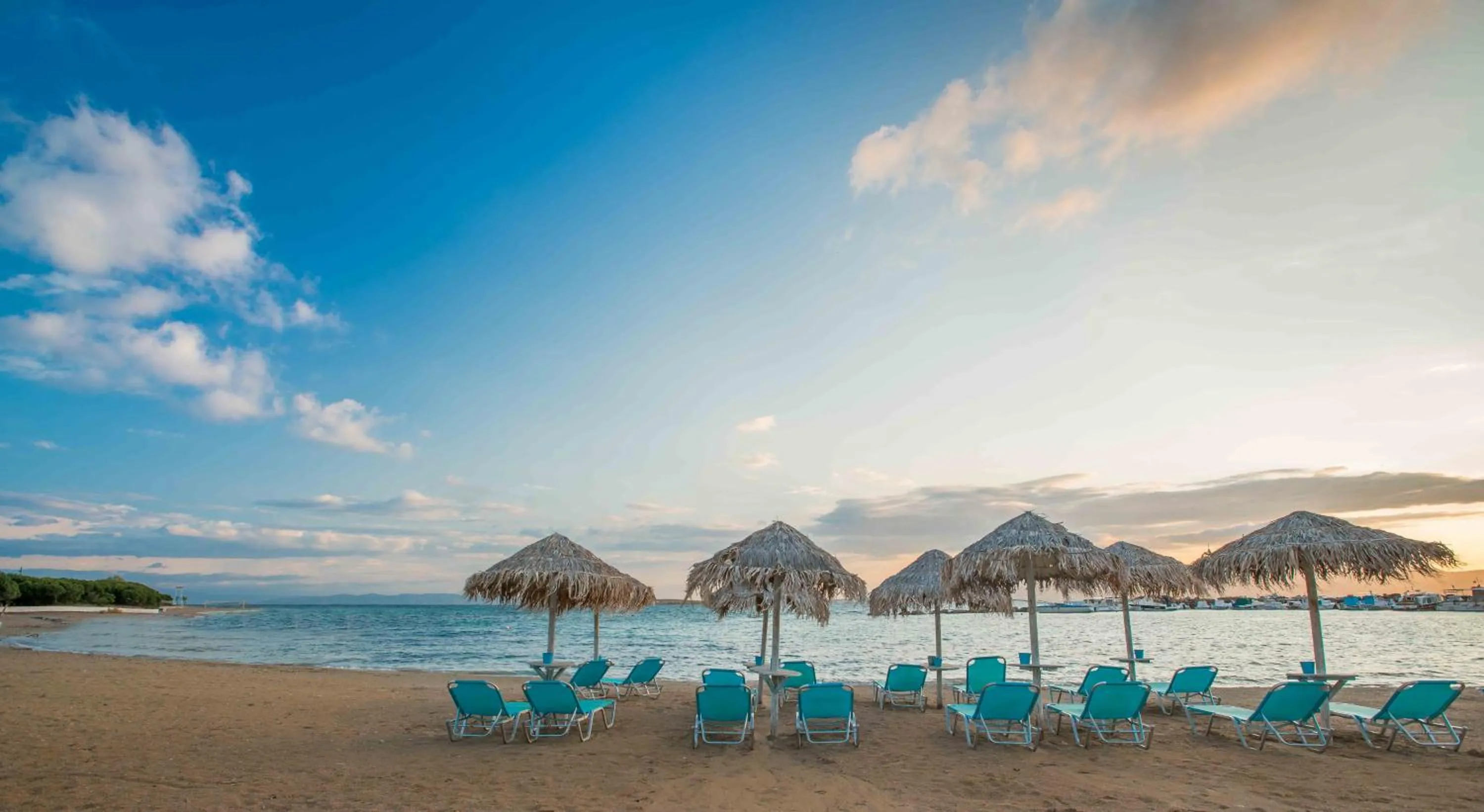 Beach in Agistri Apartments