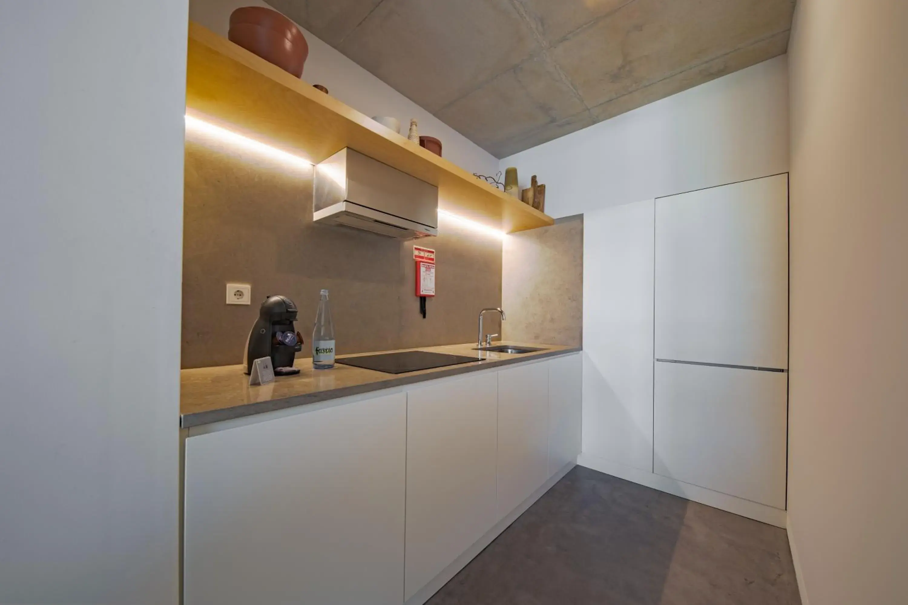 Superior Two-Bedroom Apartment with Balcony and Street View in Oporto Maison Anselmo Superior Two-Bedroom Apartment with Balcony and Street View in Oporto Maison Anselmo