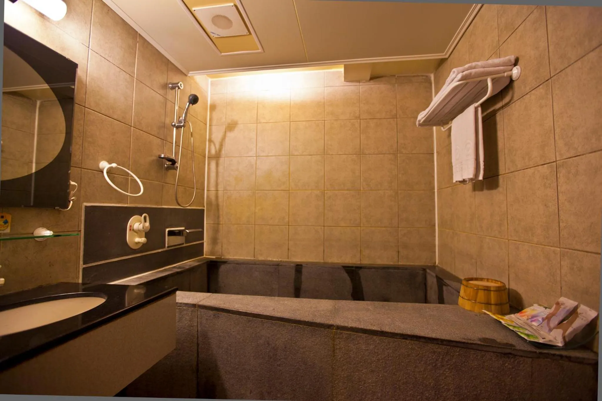 Bathroom in Tian Long Hotel