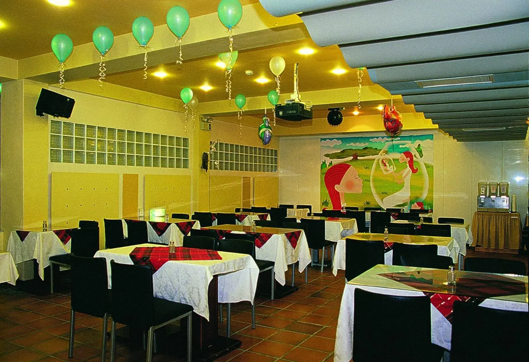 Restaurant/places to eat in Tian Long Hotel Restaurant/places to eat in Tian Long Hotel