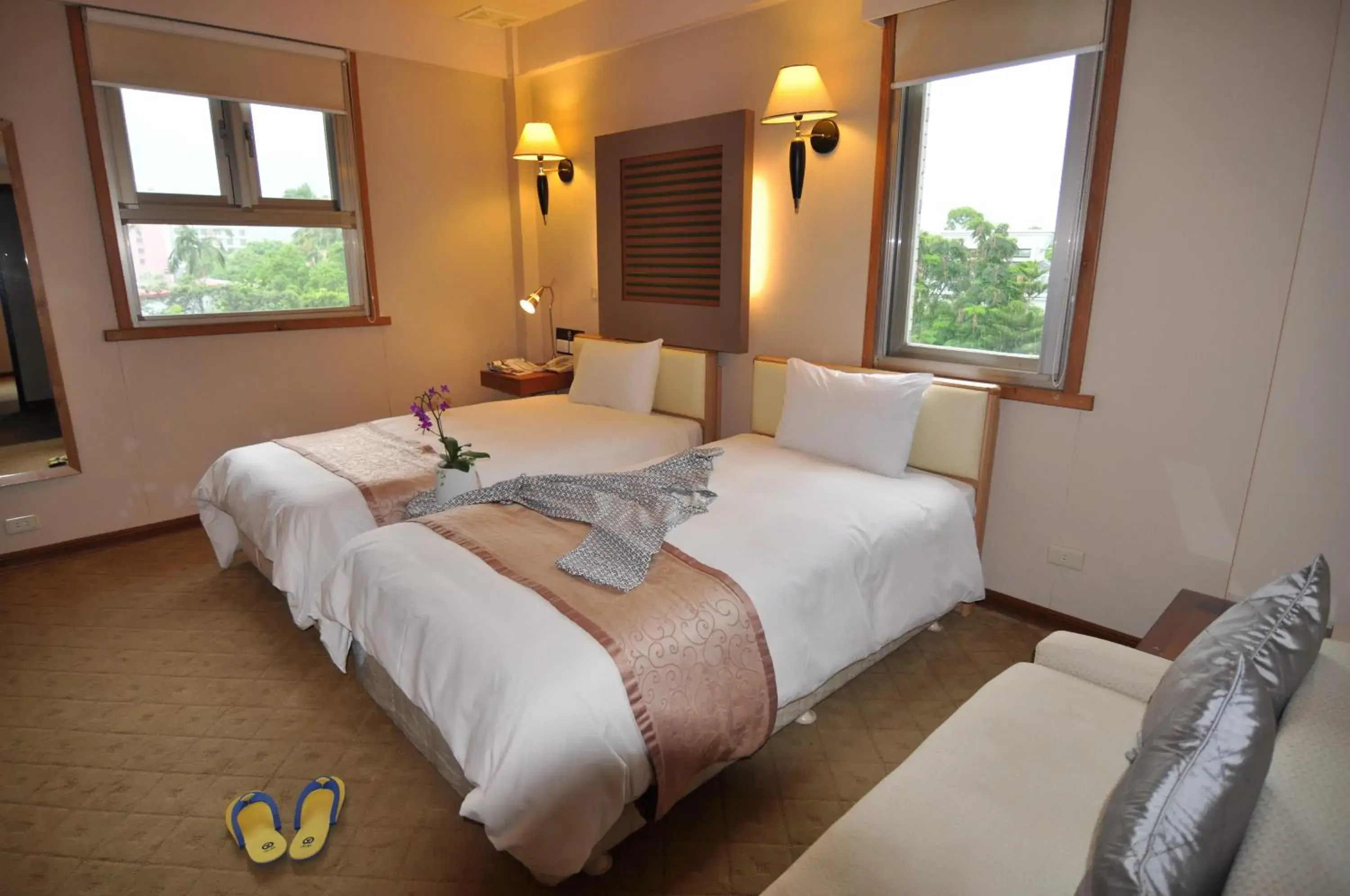 Bedroom, Bed in Tian Long Hotel Bedroom, Bed in Tian Long Hotel