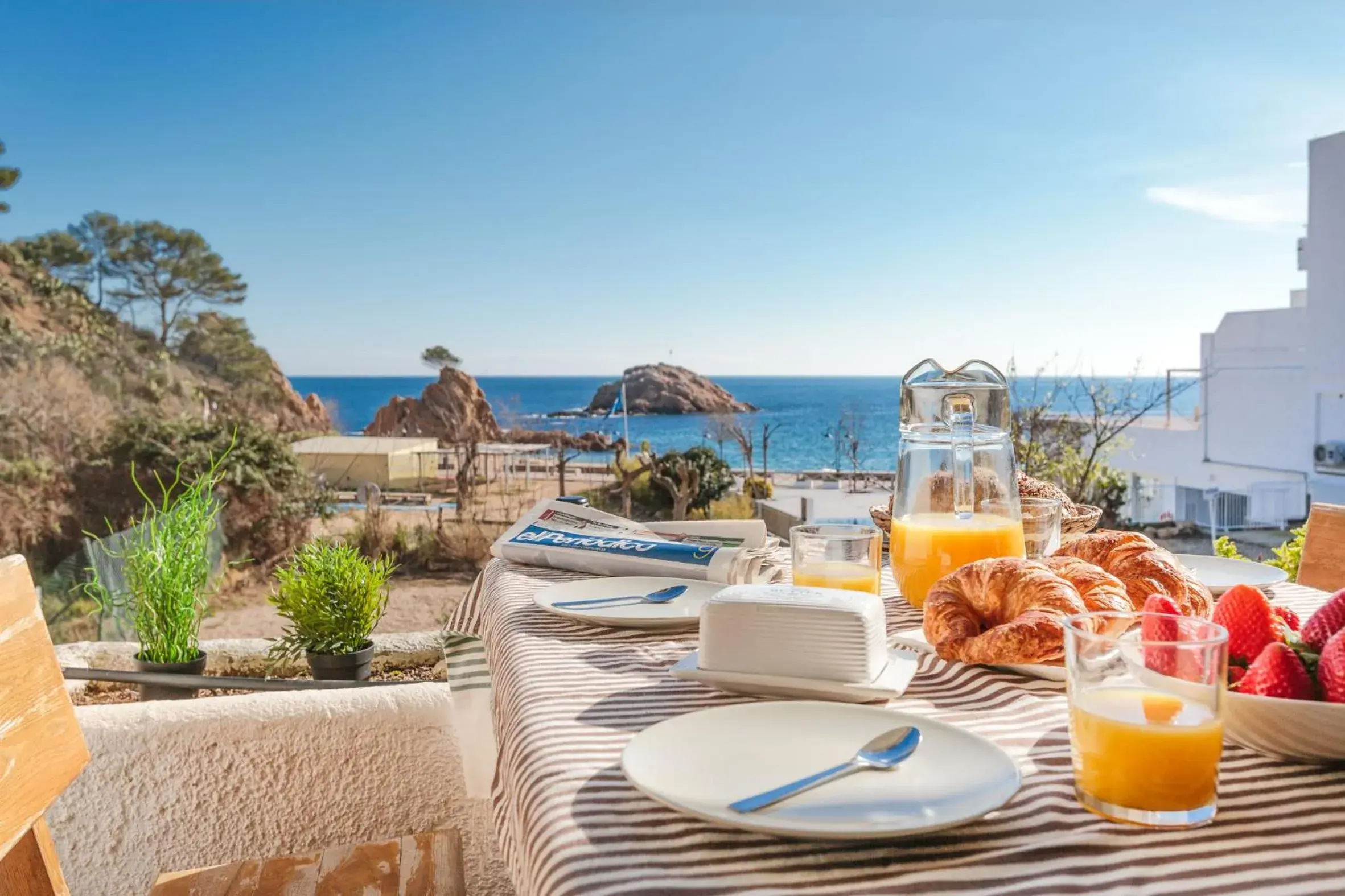 Lets Holidays garden house in front of the beach Lets Holidays garden house in front of the beach
