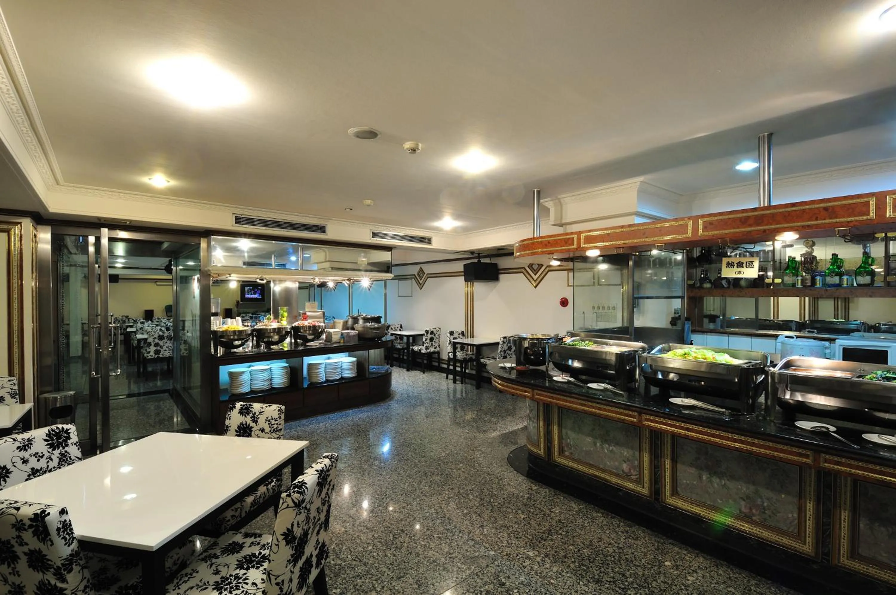 Restaurant/places to eat in Baron's Hot Spring Hotel