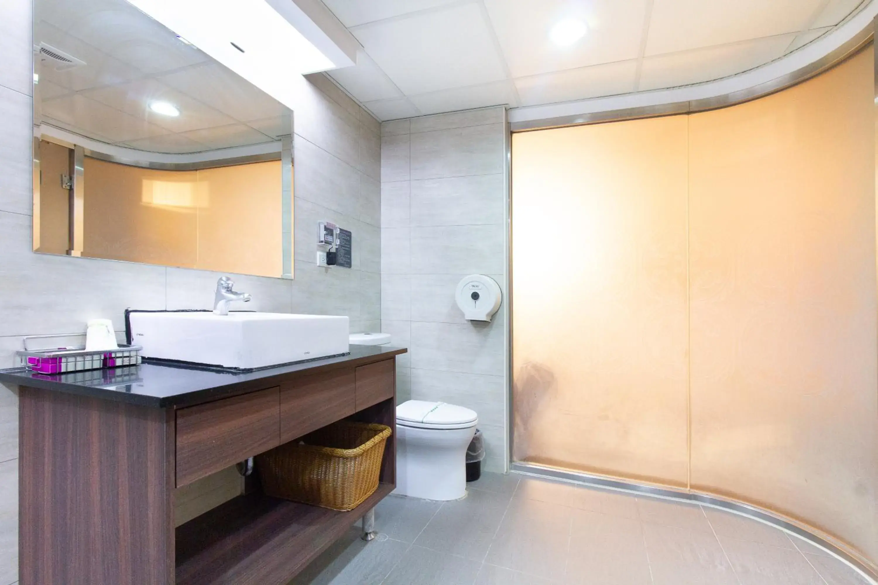 Bathroom in Baron's Hot Spring Hotel