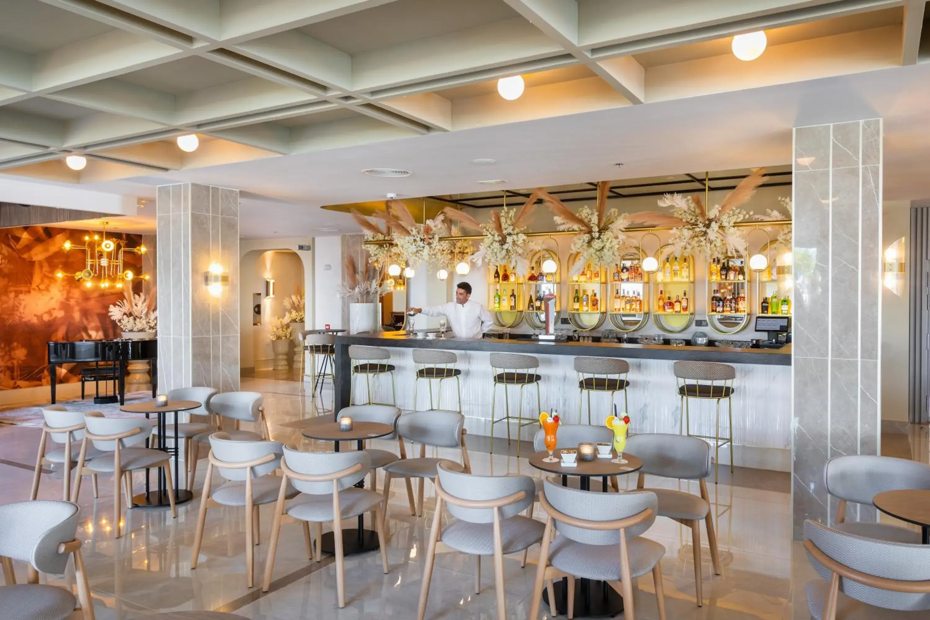 Lounge or bar in Hotel Riu Palace Calypso - Adults Only Lounge or bar in Hotel Riu Palace Calypso - Adults Only