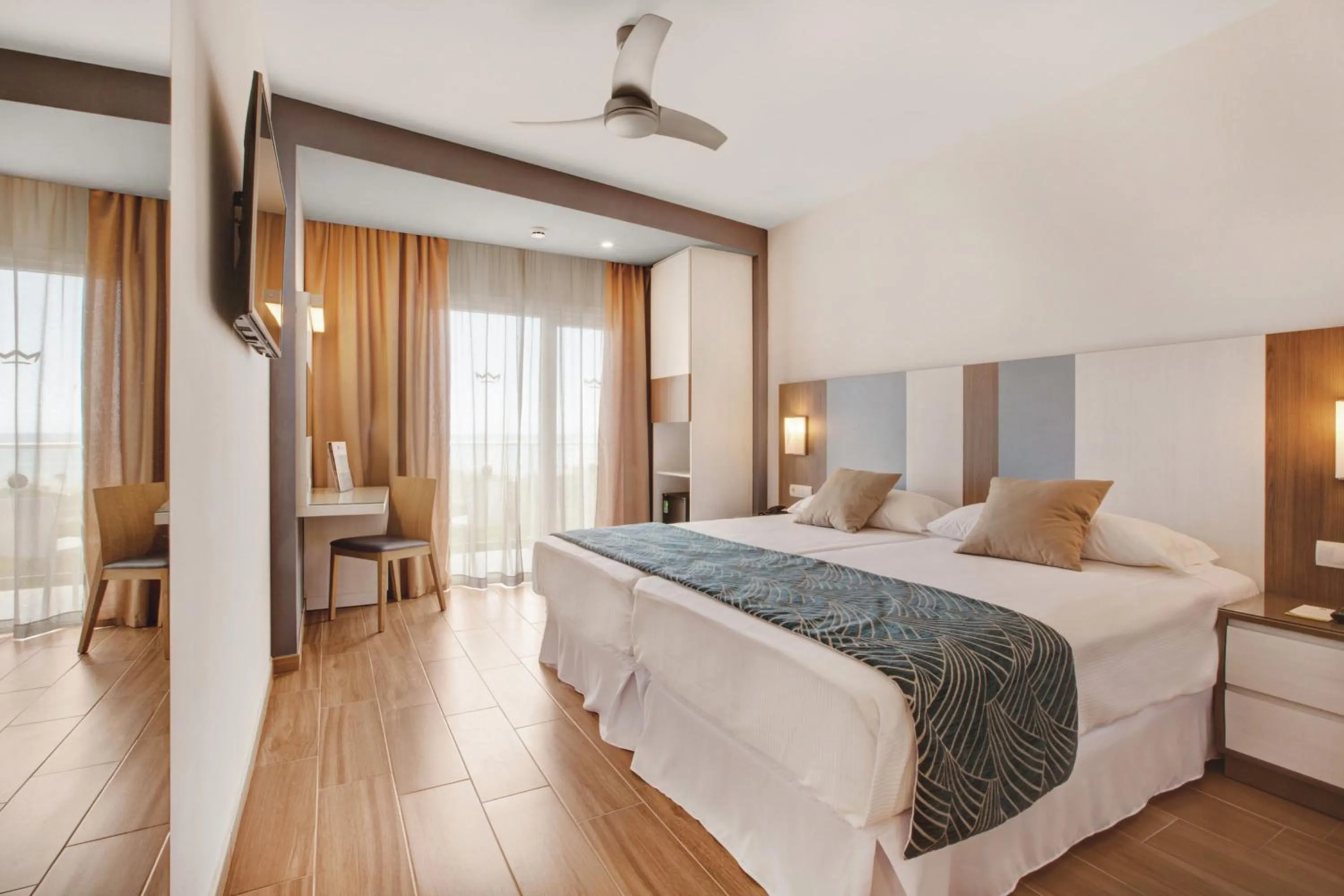 Bed in Hotel Riu Festival