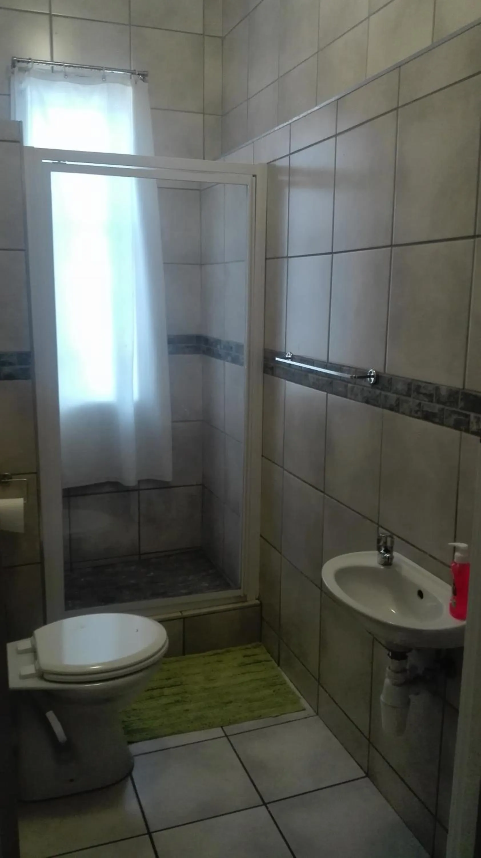 Bathroom in Melville House