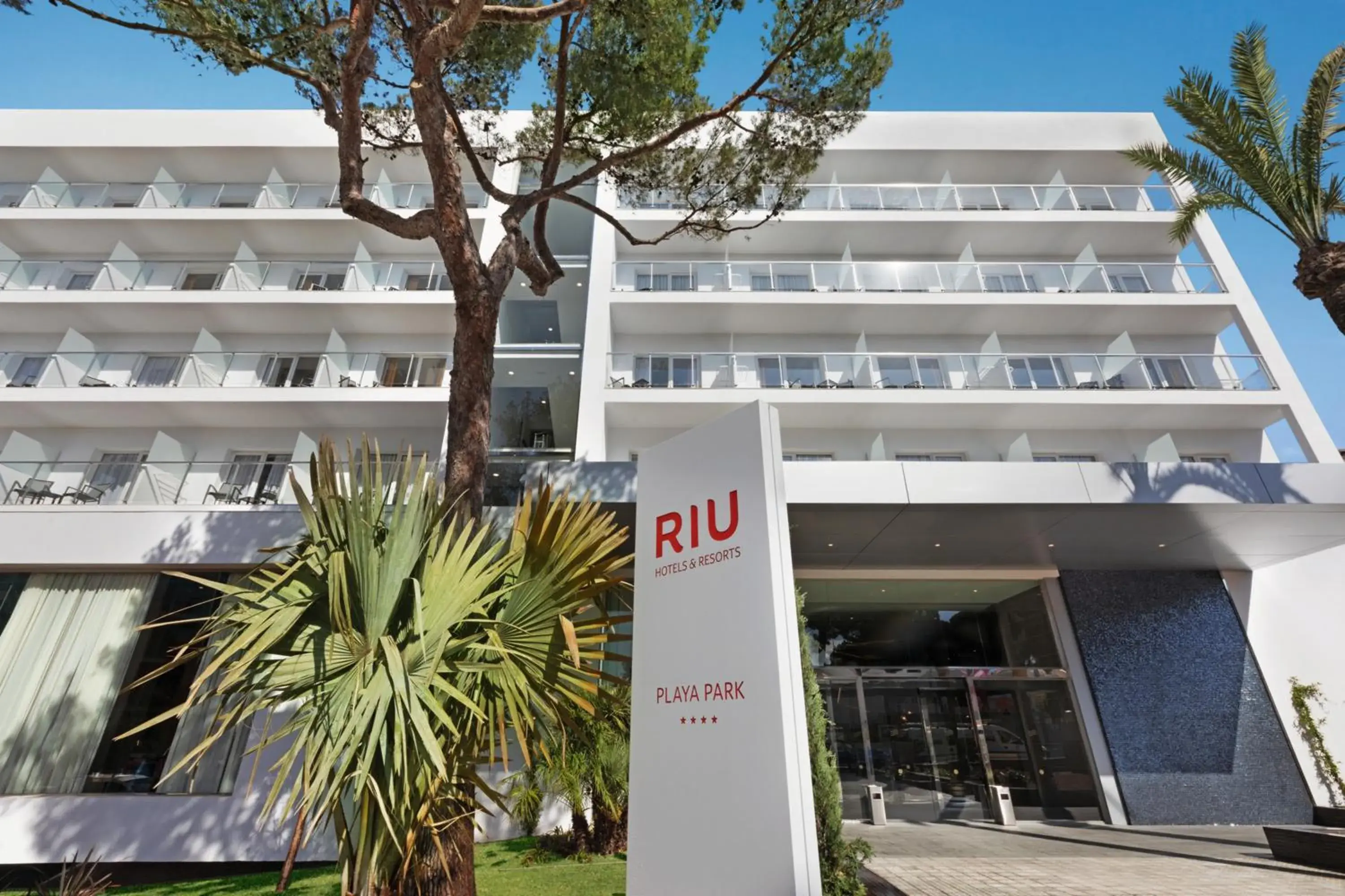 Facade/entrance in Hotel Riu Playa Park - 0'0 All Inclusive Facade/entrance in Hotel Riu Playa Park - 0'0 All Inclusive