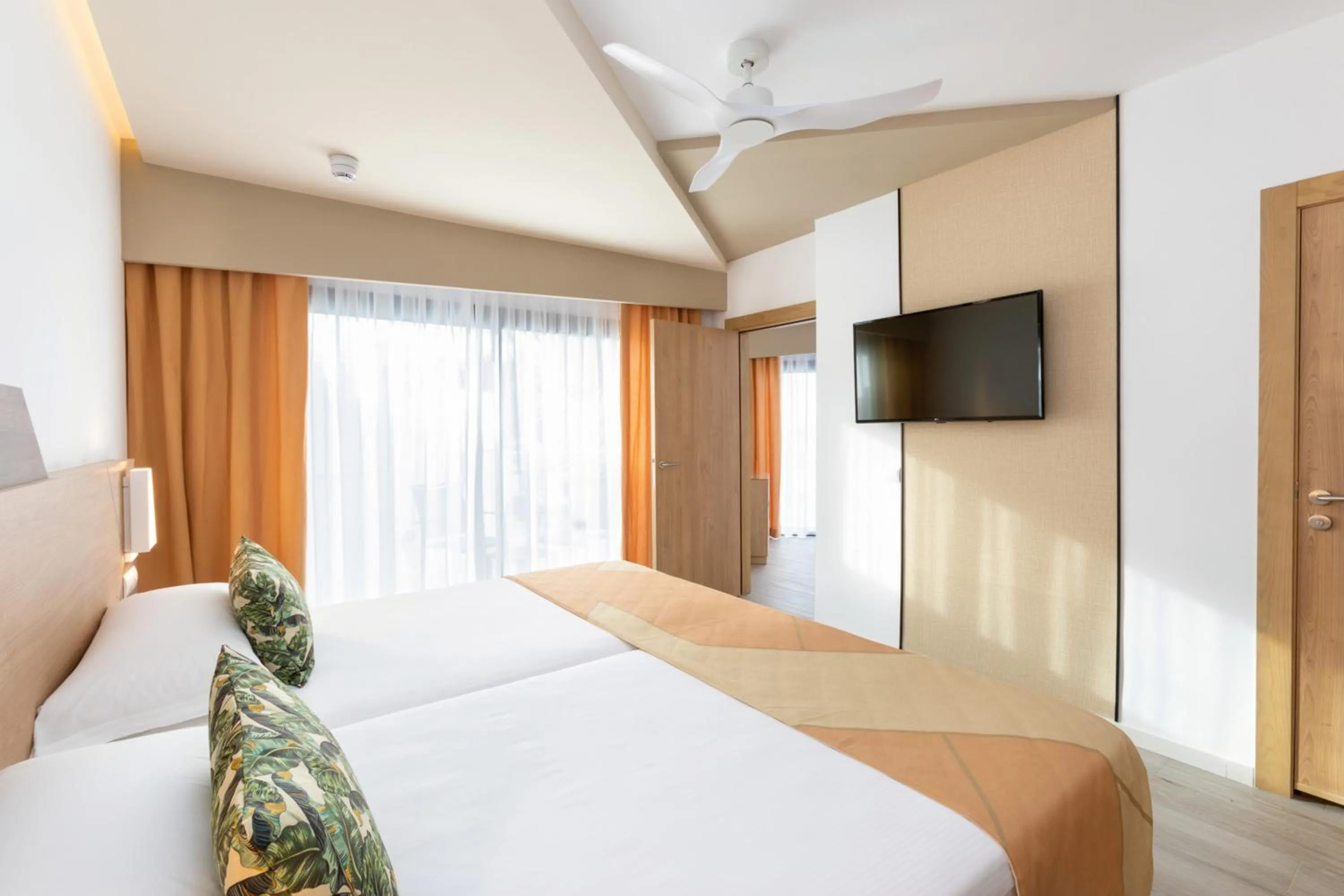 Bed in Hotel Riu Buenavista - All Inclusive