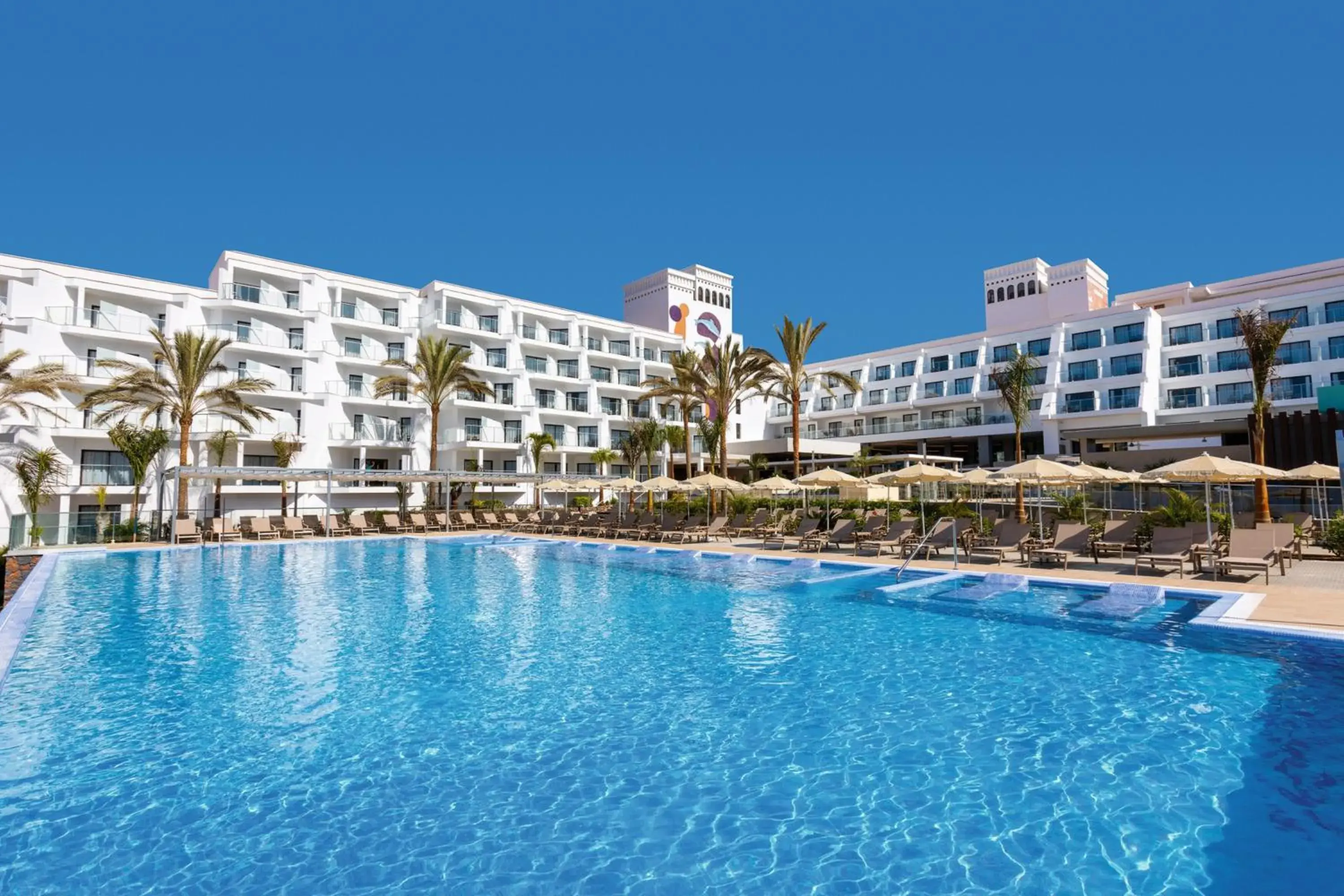 Swimming pool in Hotel Riu Buenavista - All Inclusive Swimming pool in Hotel Riu Buenavista - All Inclusive