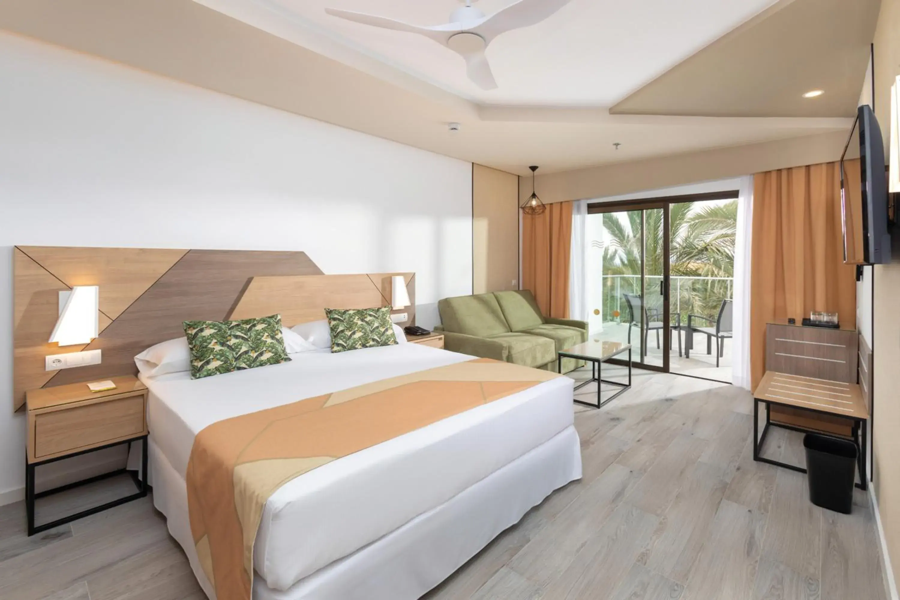 Bed in Hotel Riu Buenavista - All Inclusive Bed in Hotel Riu Buenavista - All Inclusive