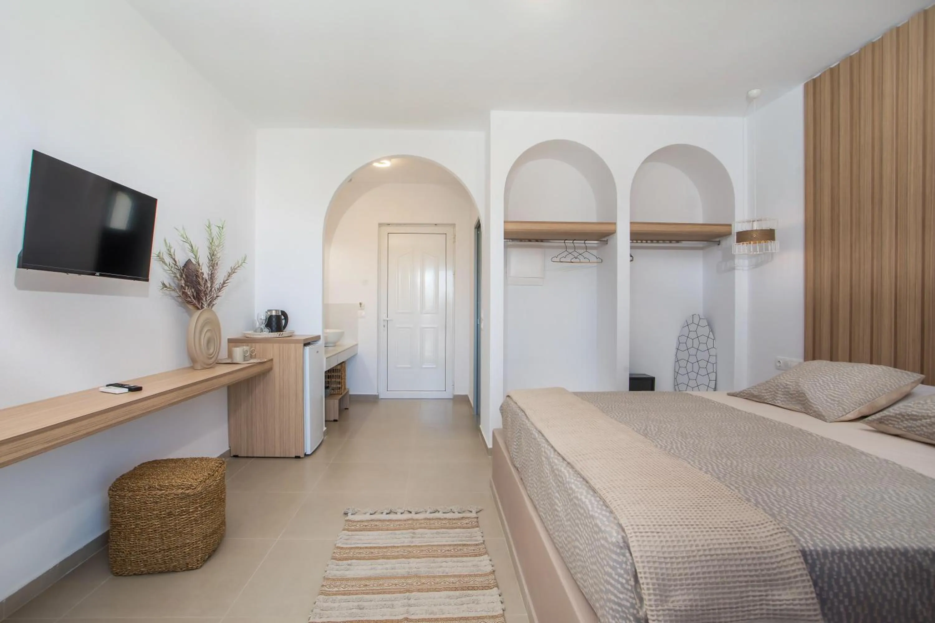 Bed in Lisabeth Apartments