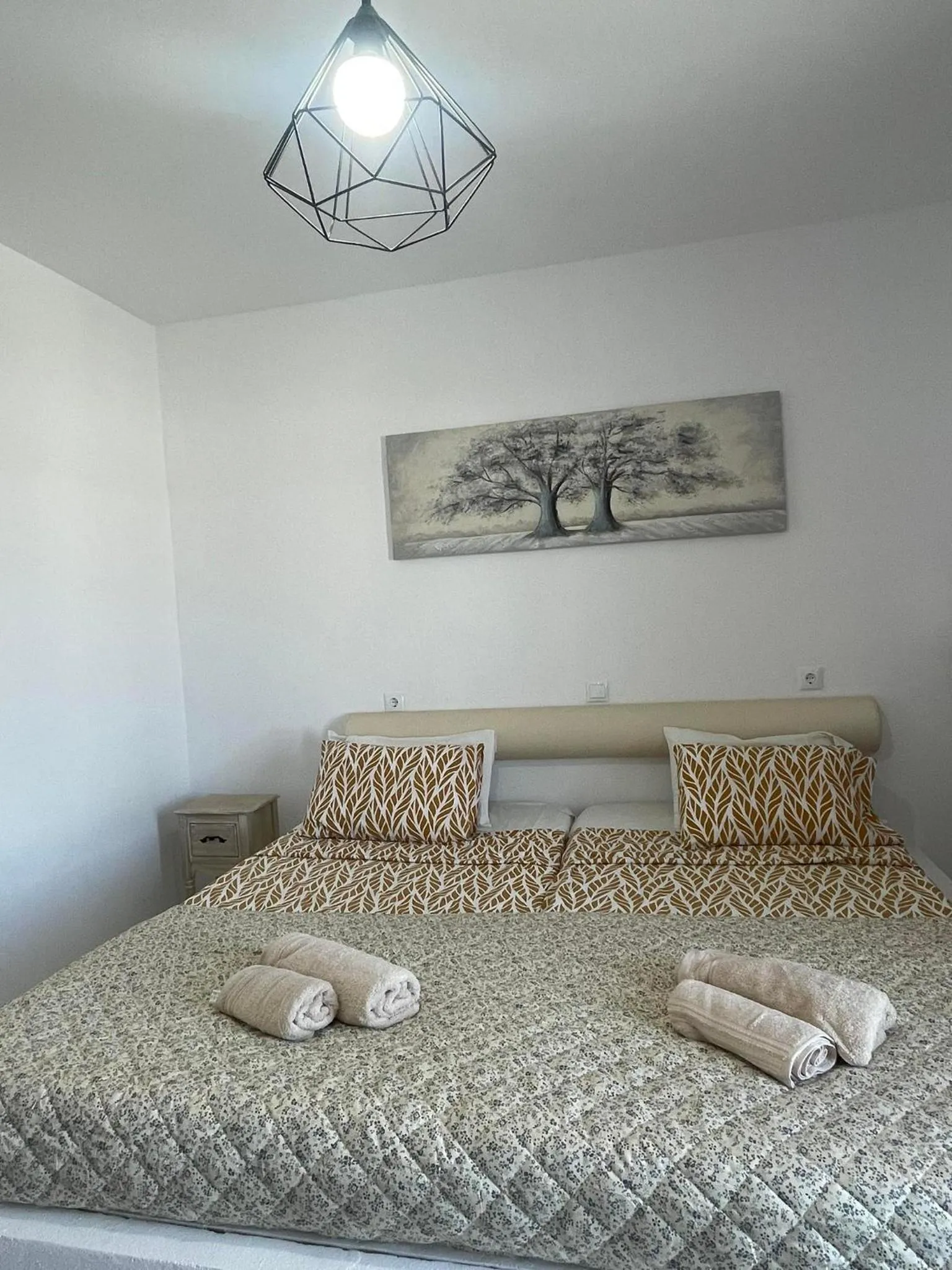 Bed in Lisabeth Apartments