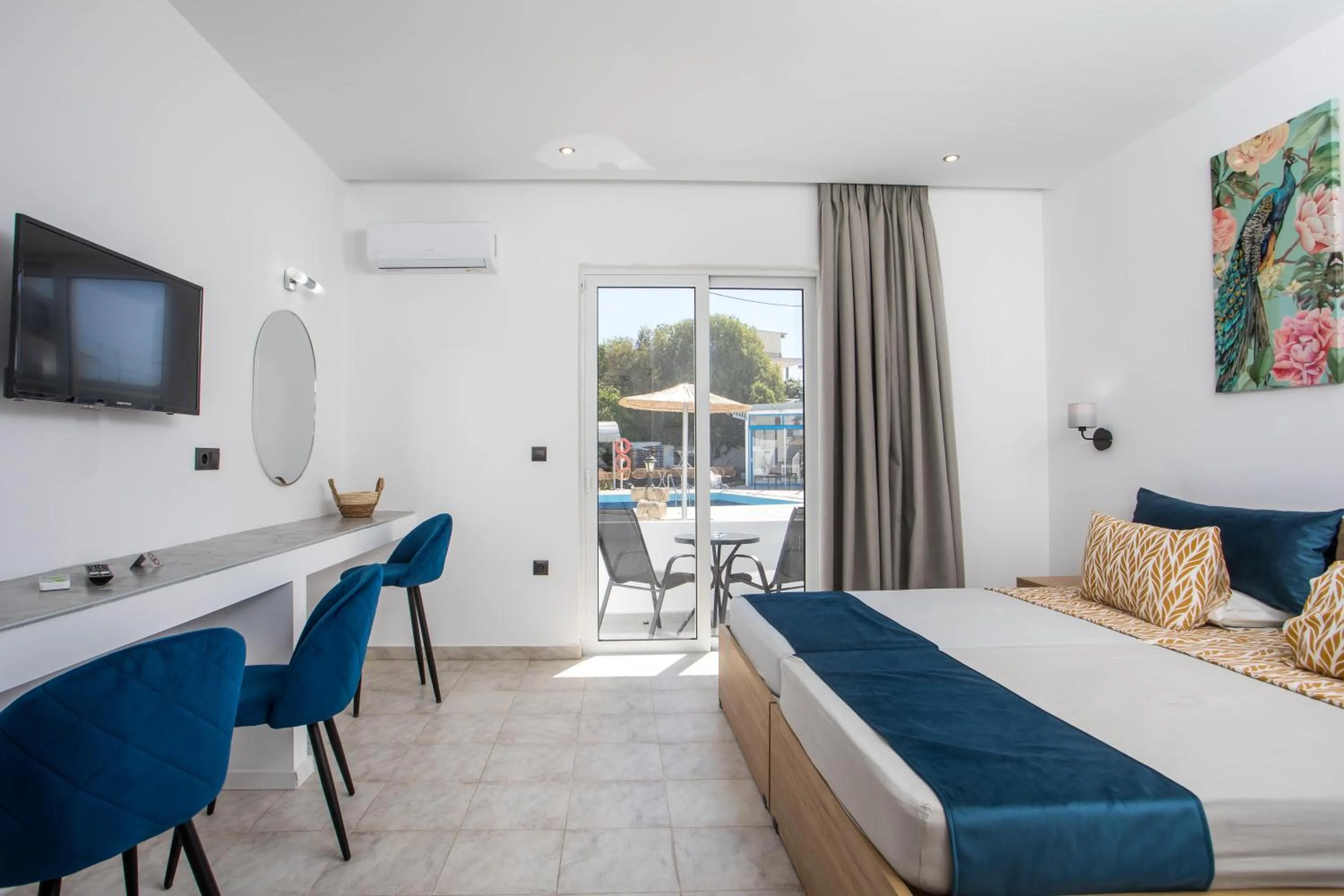 Bed in Lisabeth Apartments