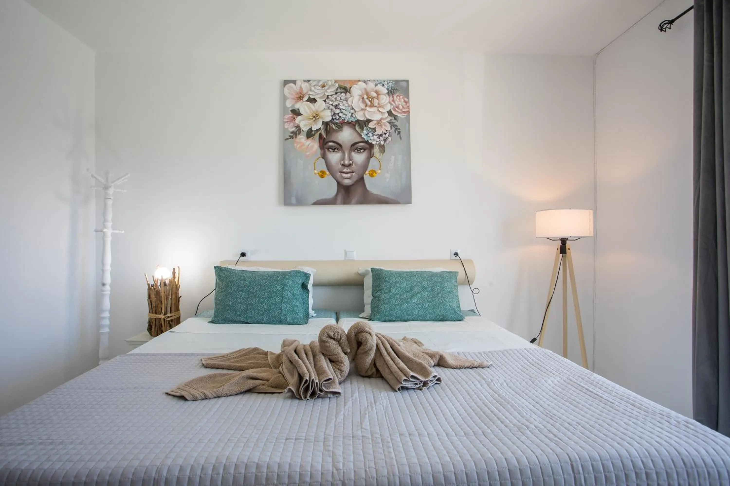 Bed in Lisabeth Apartments